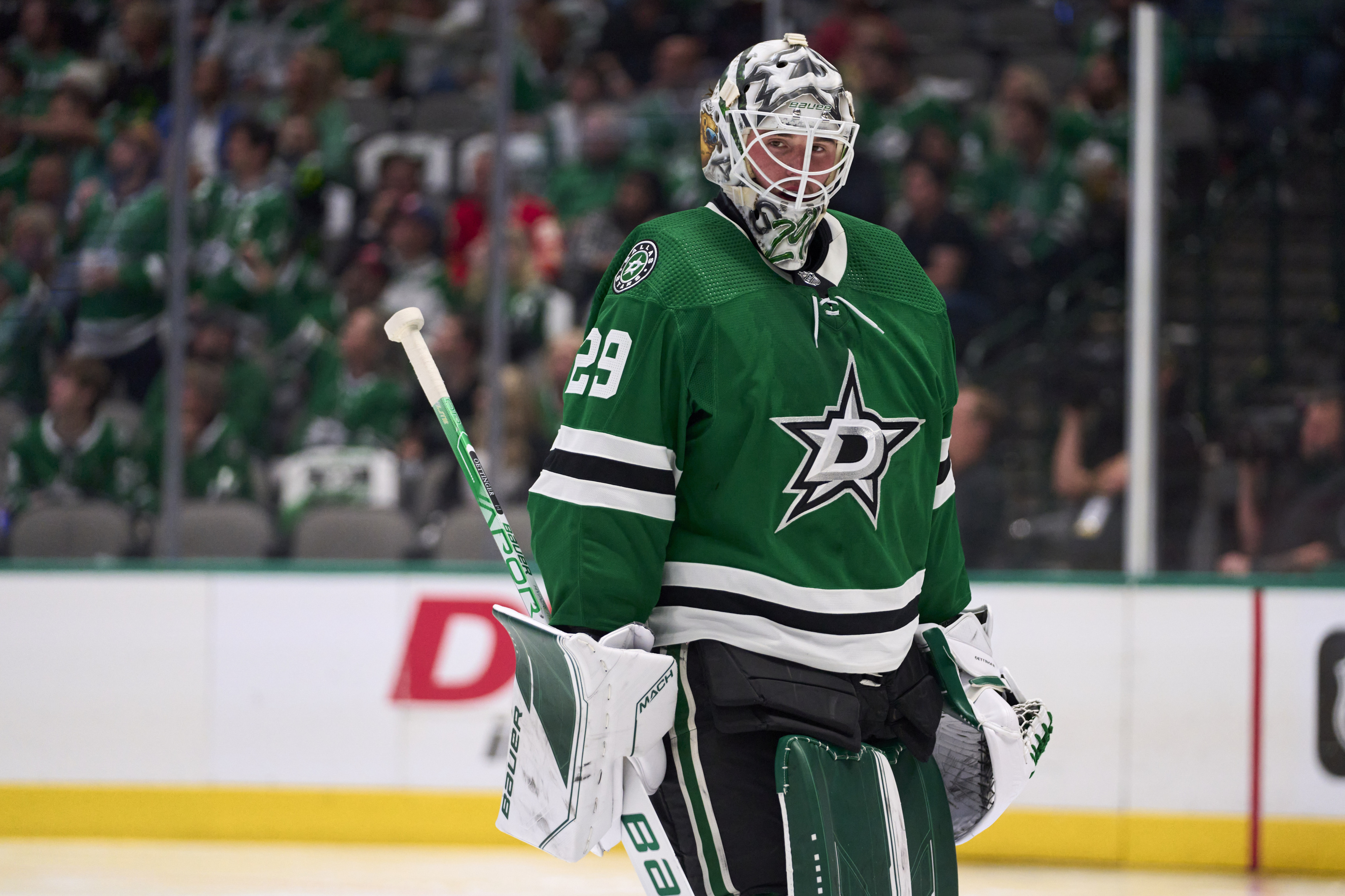 Stars sign goaltender Jake Oettinger to three-year contract in