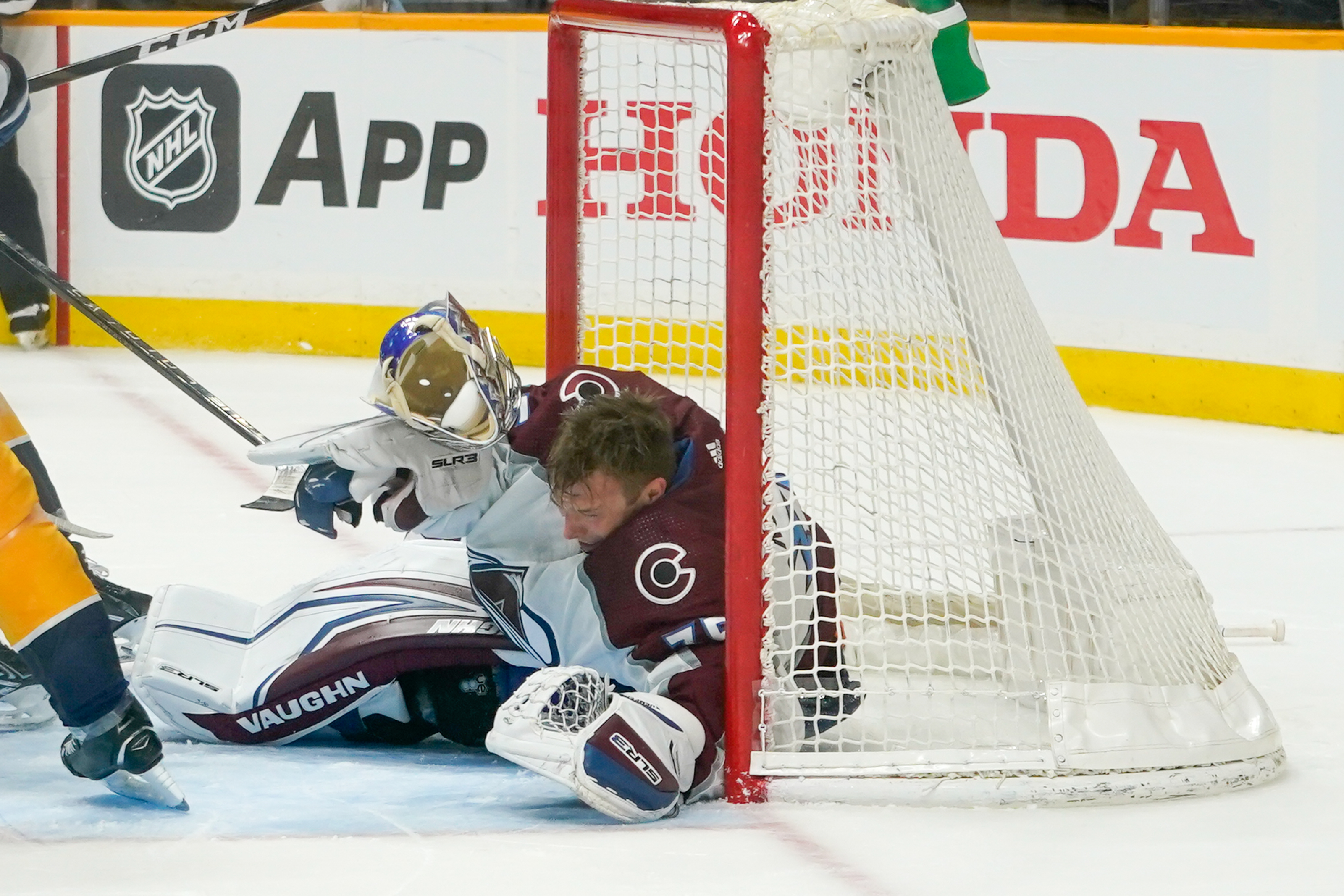 Colorado Avalanche pull Darcy Kuemper from Game 3 of Stanley Cup