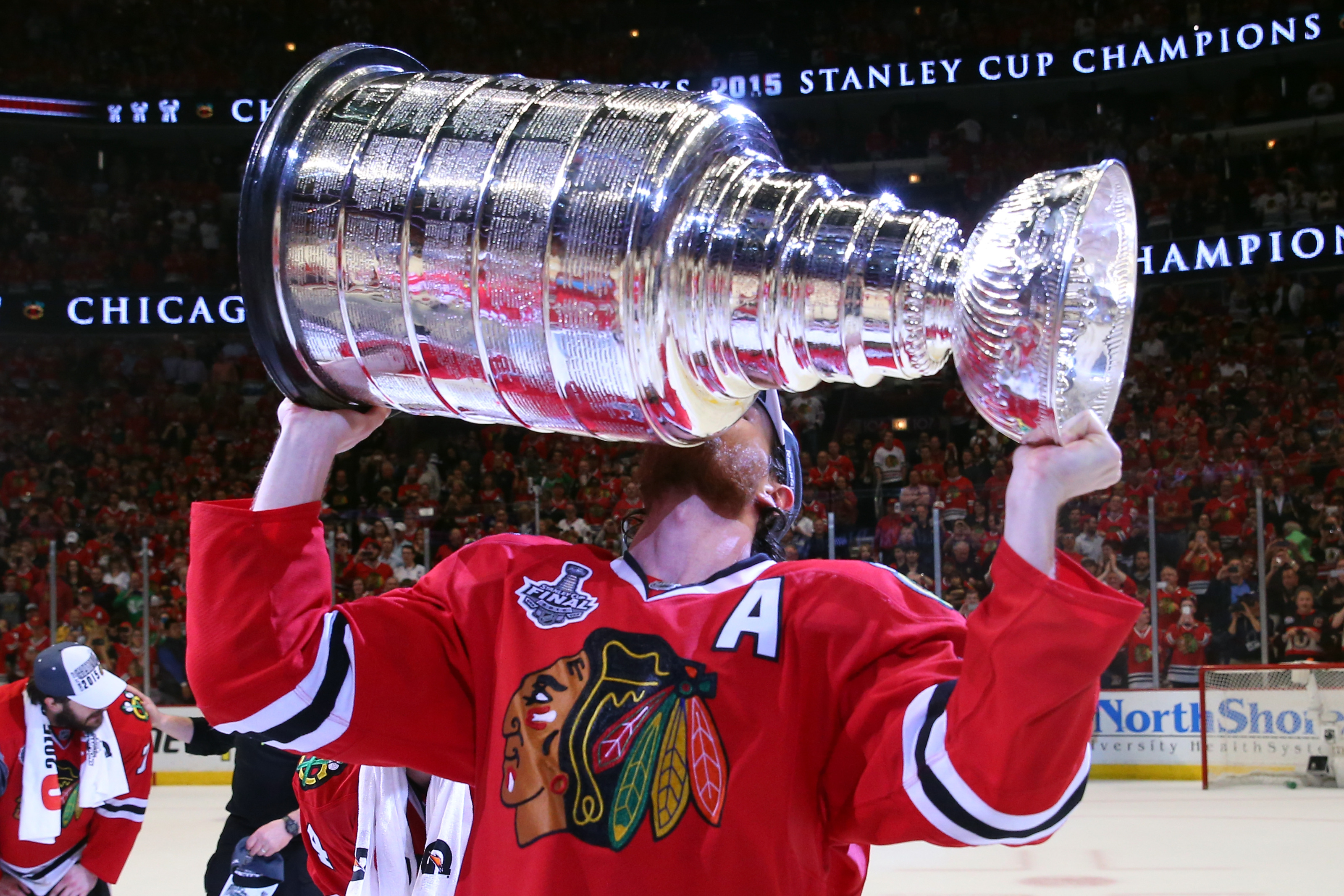 Duncan Keith announces retirement after 17 NHL seasons with