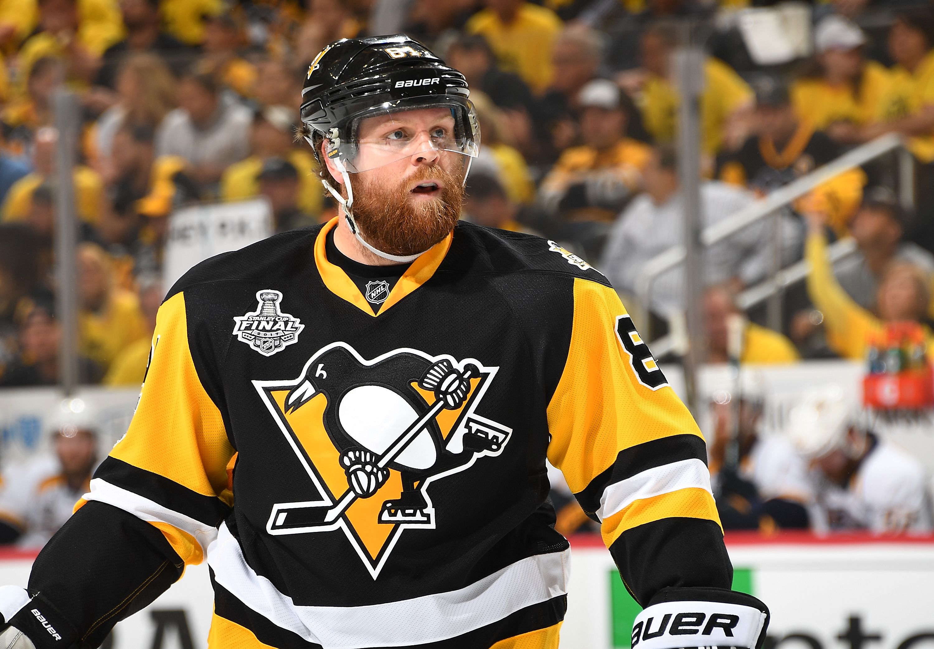 Pittsburgh Penguins star Phil Kessel vetoed trade, expected to stay with  team, general manager says
