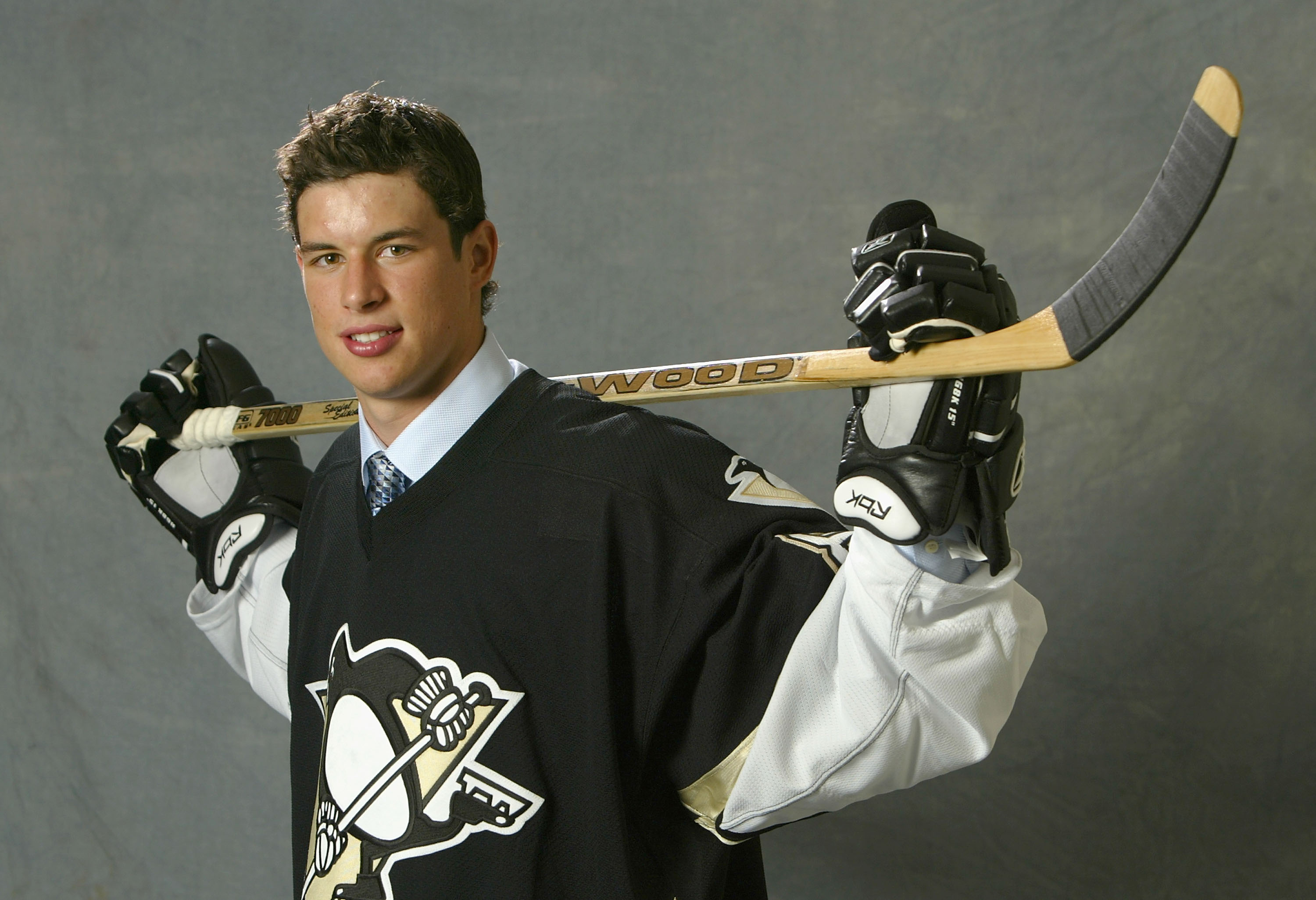 Sidney Crosby's missing stick and glove found