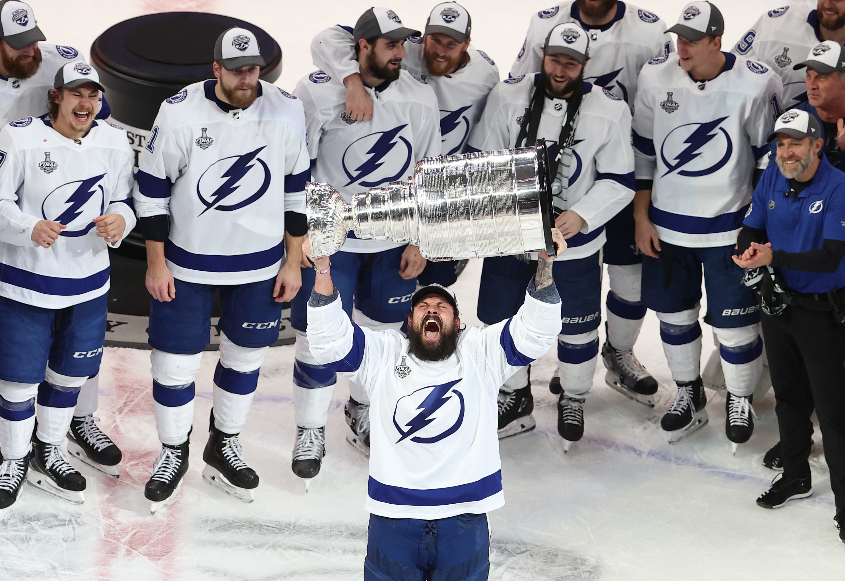 Tampa Bay Lightning ready to run it back after re-signing rising star  Anthony Cirelli