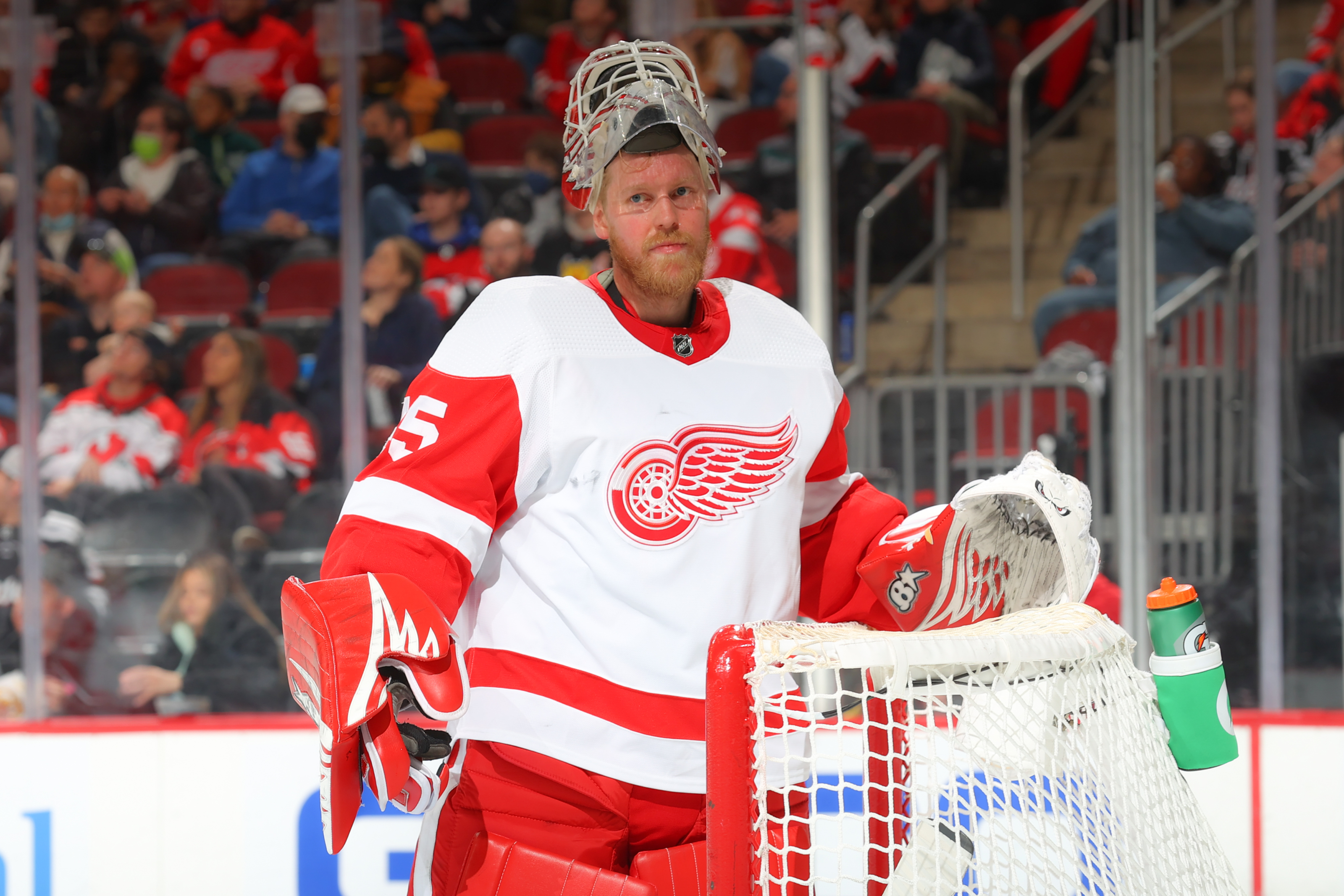 Detroit Red Wings acquire G Alex Nedeljkovic in trade