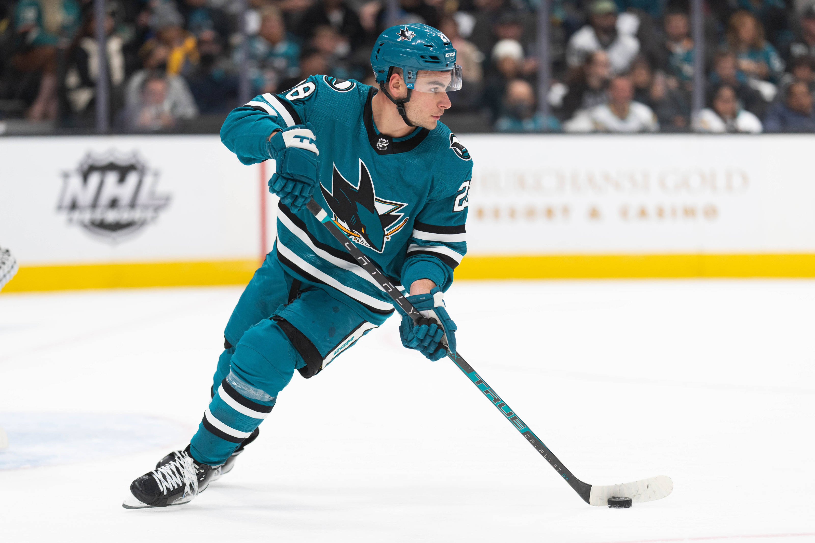 Devils agree to 8-year contract extension with Timo Meier