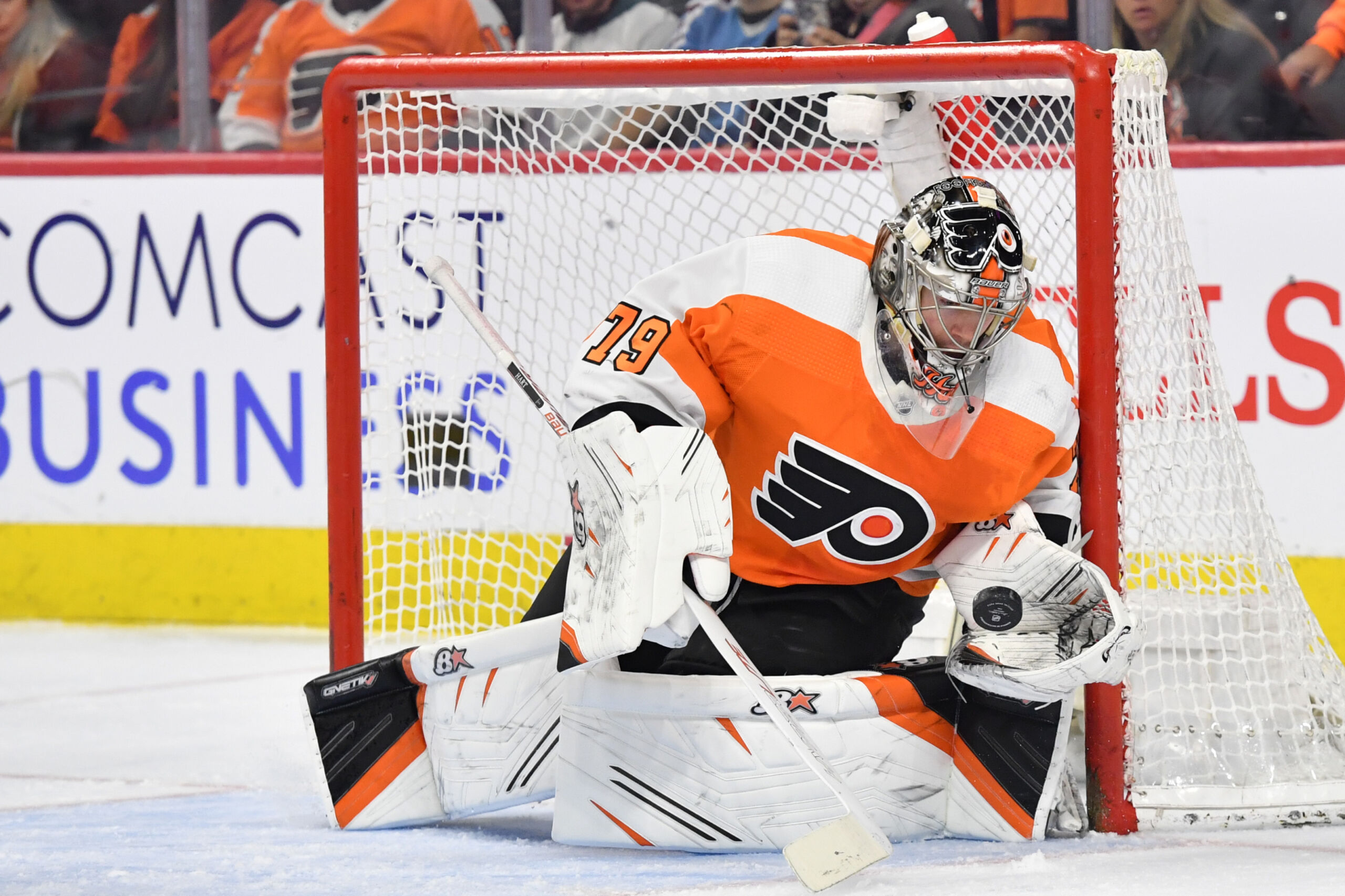 Hart, Flyers Hold Off Capitals