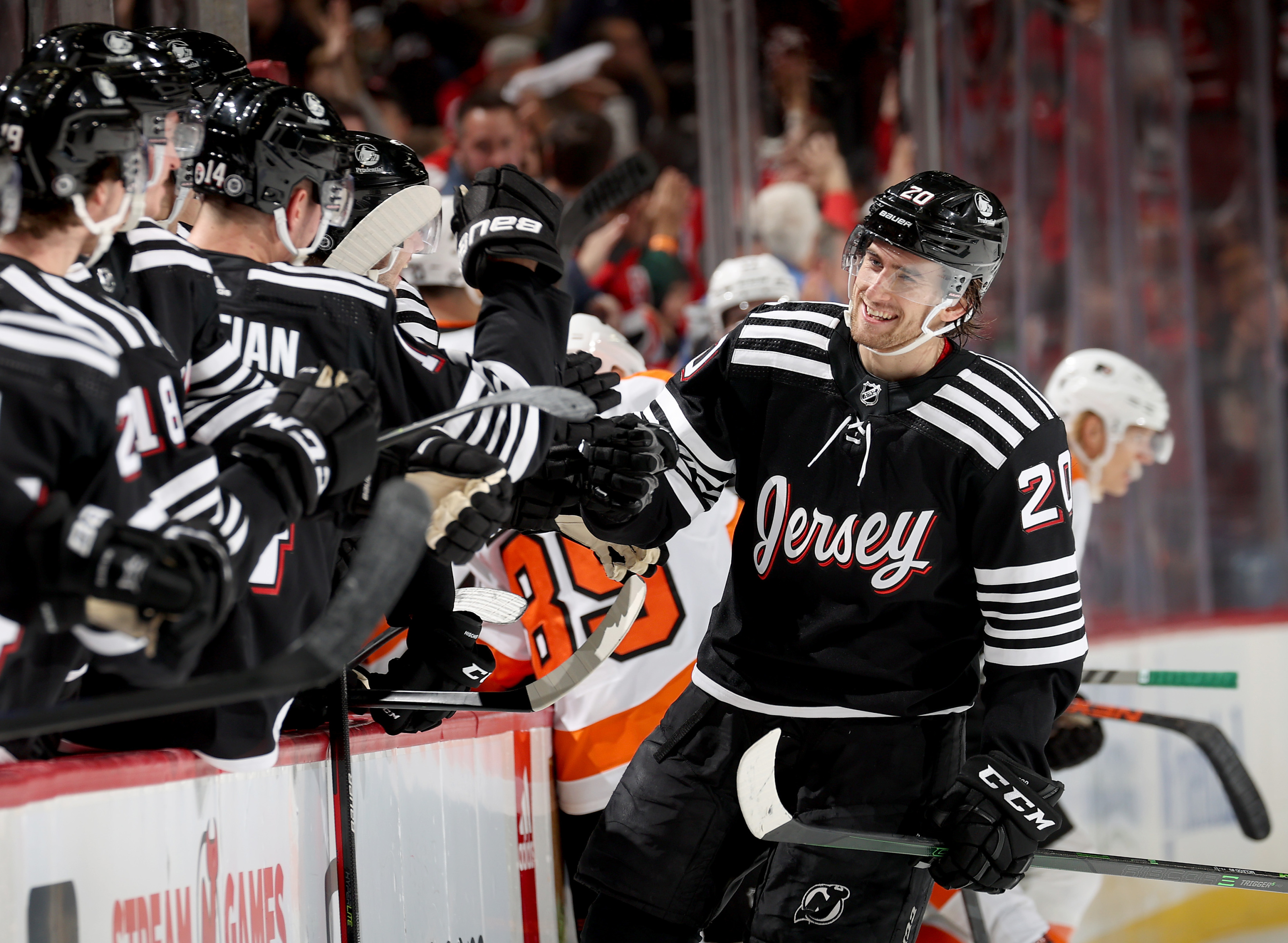 New Jersey Devils Beat Philadelphia Flyers To Stop Slide