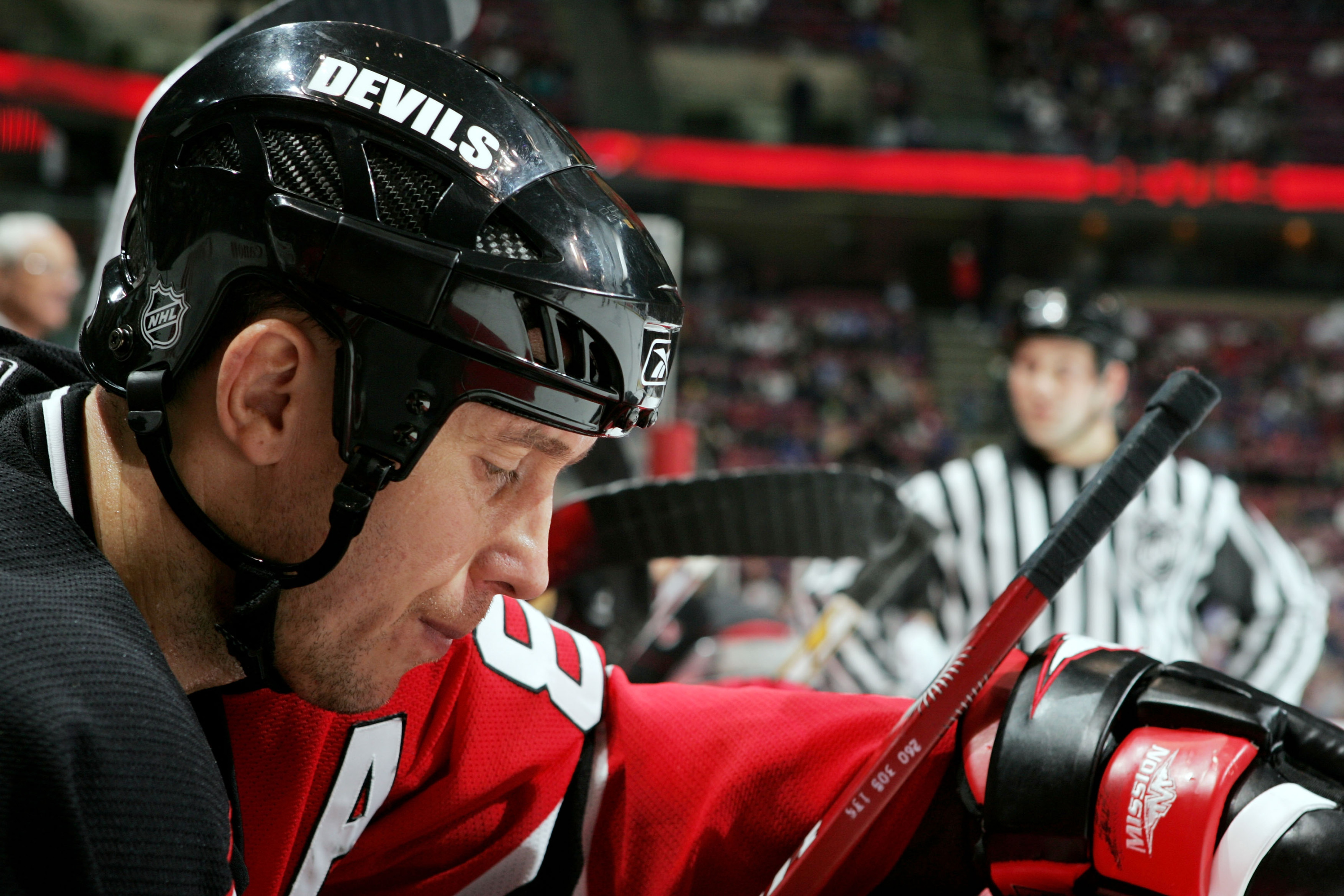 135 New Jersey Devils Alexander Mogilny Photos & High Res Pictures - Getty  Images