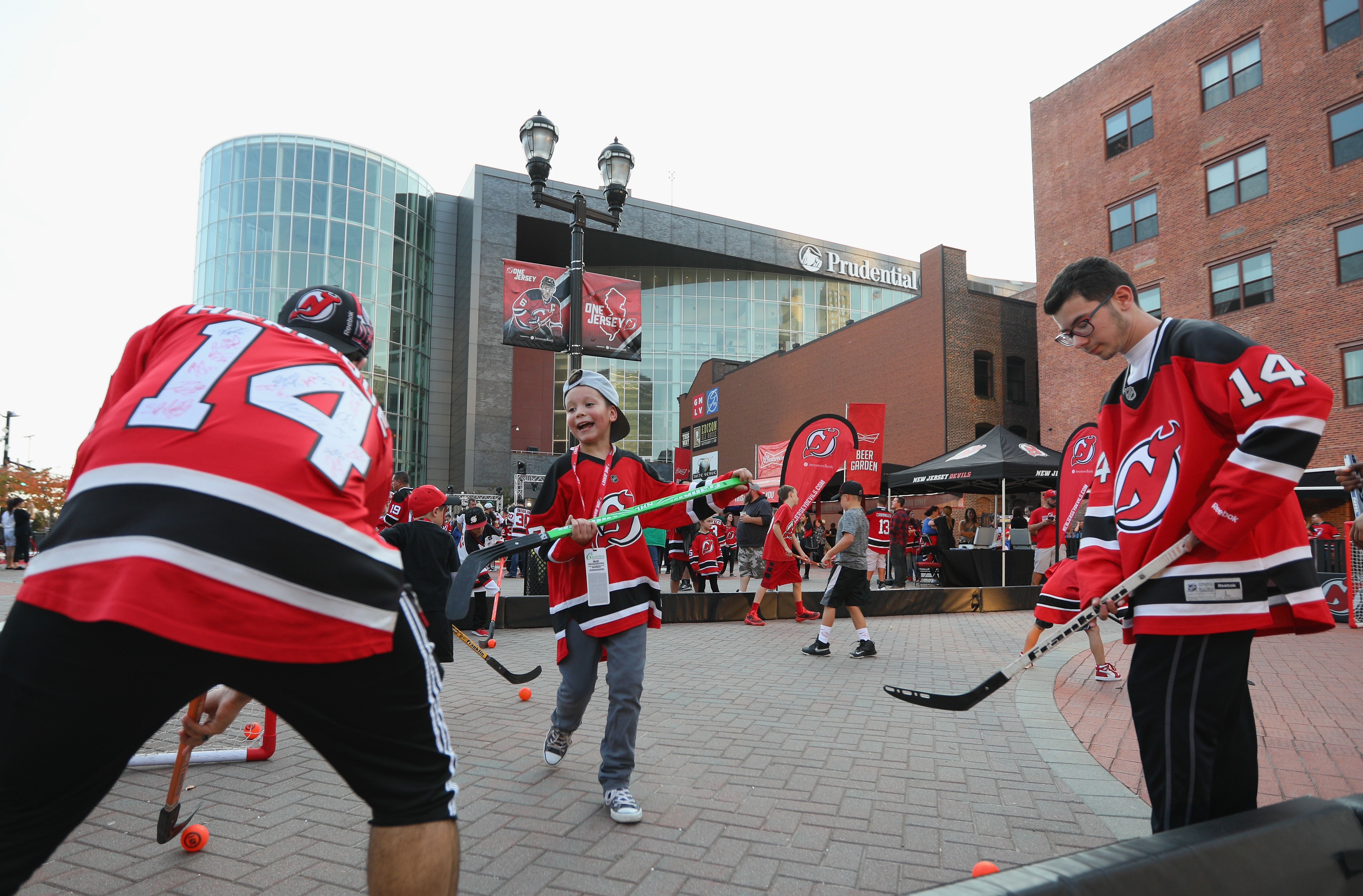 Customer stories - How the New Jersey Devils use EVS solutions to warm up  ice hockey fans