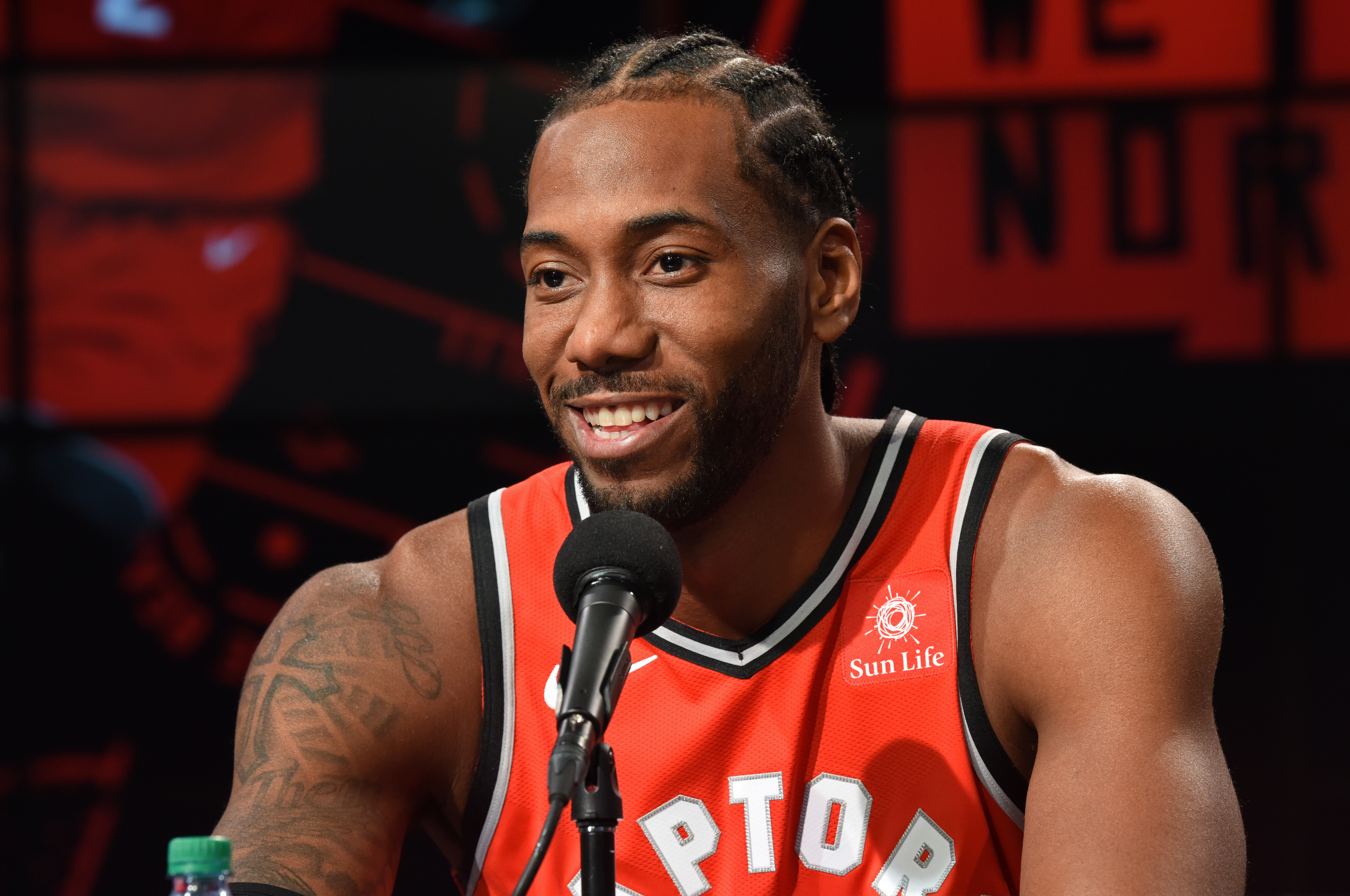 Kawhi Leonard remains the NBA's mystery man, and the Raptors are fine with  that - The Boston Globe