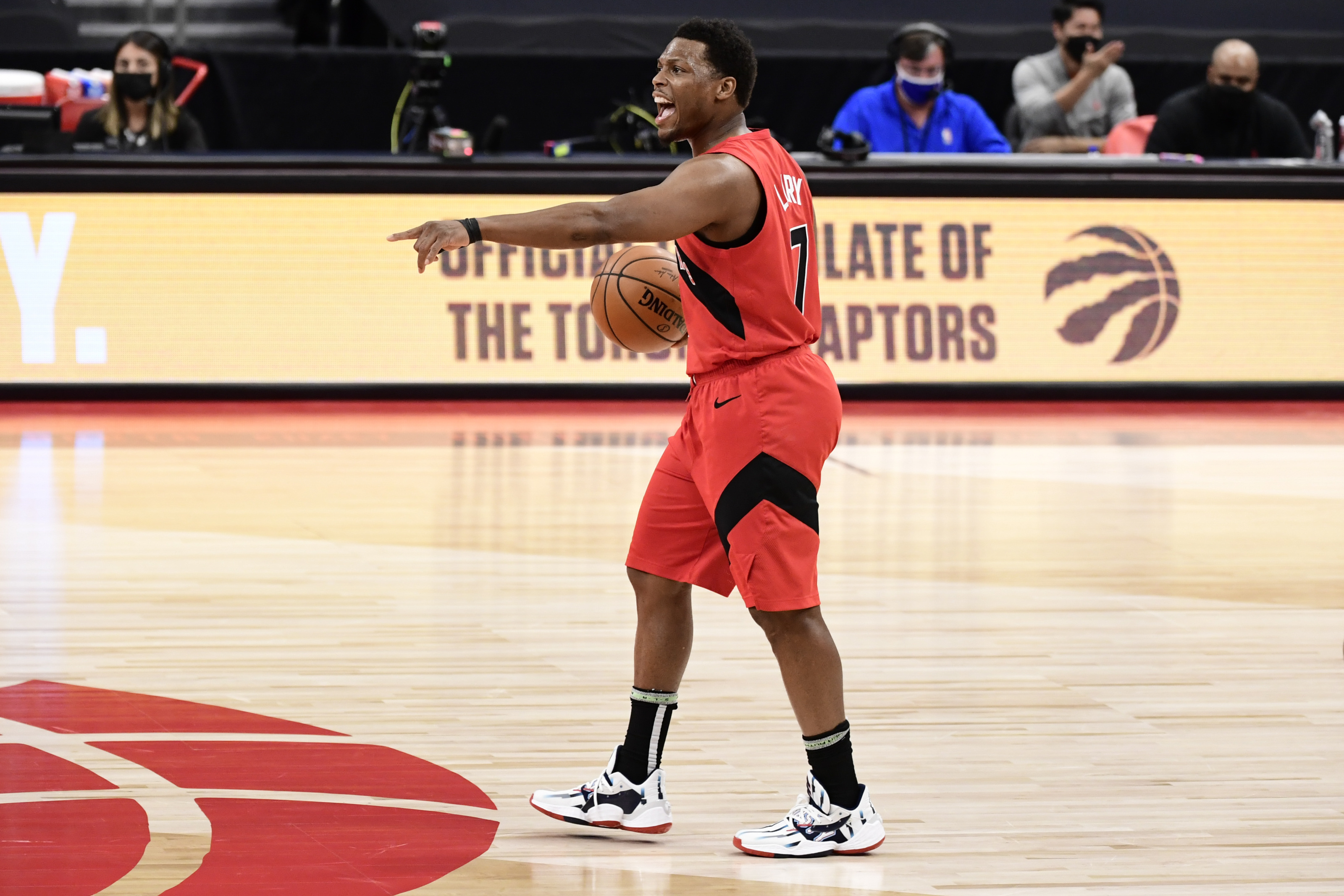 Kyle Lowry leaving Toronto for the Miami Heat