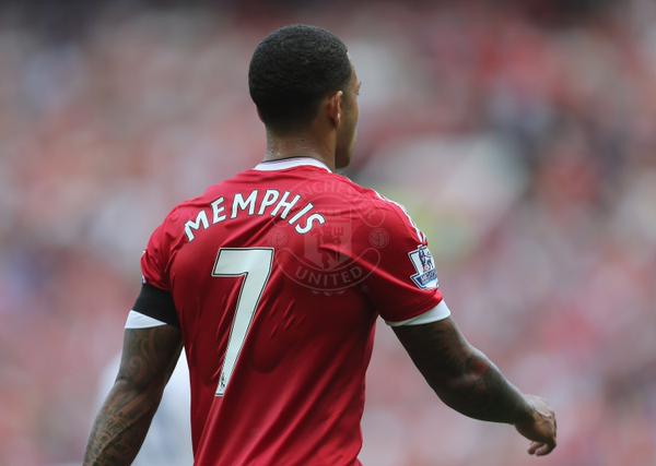 Memphis Depay can handle the pressure of wearing Manchester United's famous  No 7 shirt, believes club legend Bryan Robson