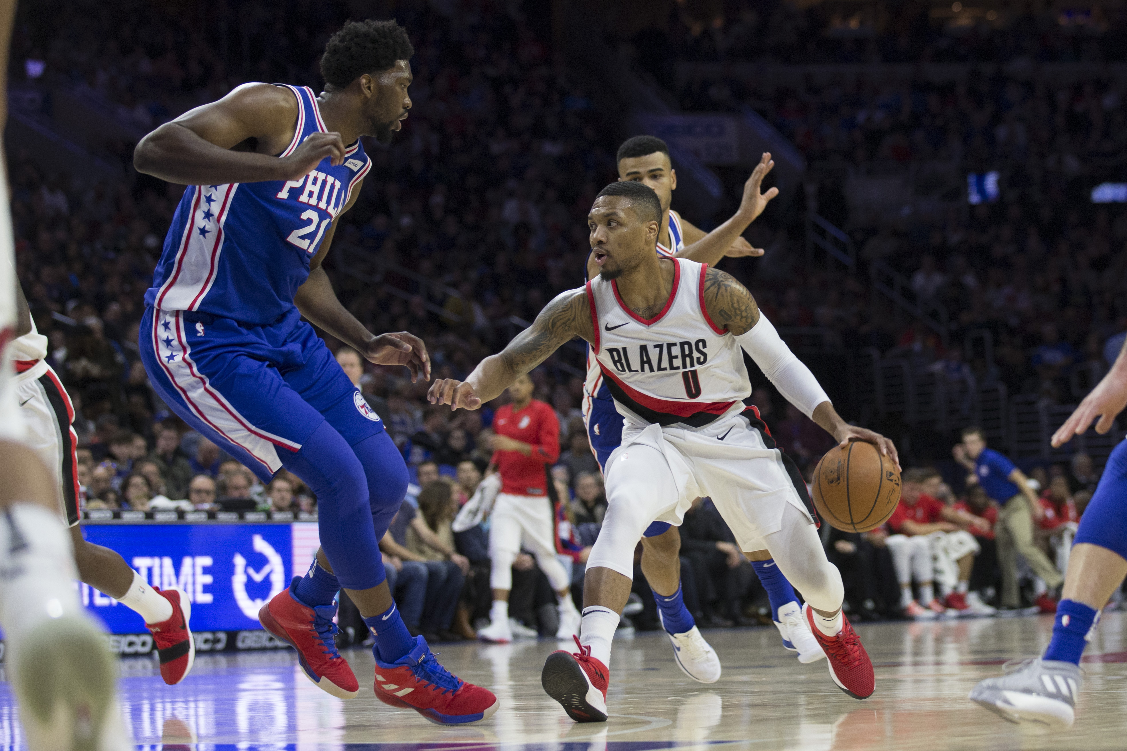 Damian Lillard goes off with 51 points to lead Blazers past Sixers