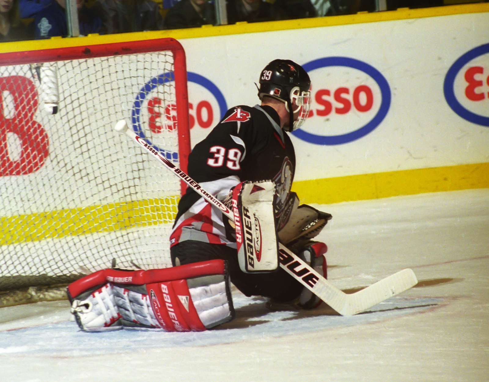 Today in Hockey History: Buffalo Sabres Dominik Hasek Makes 70 Saves