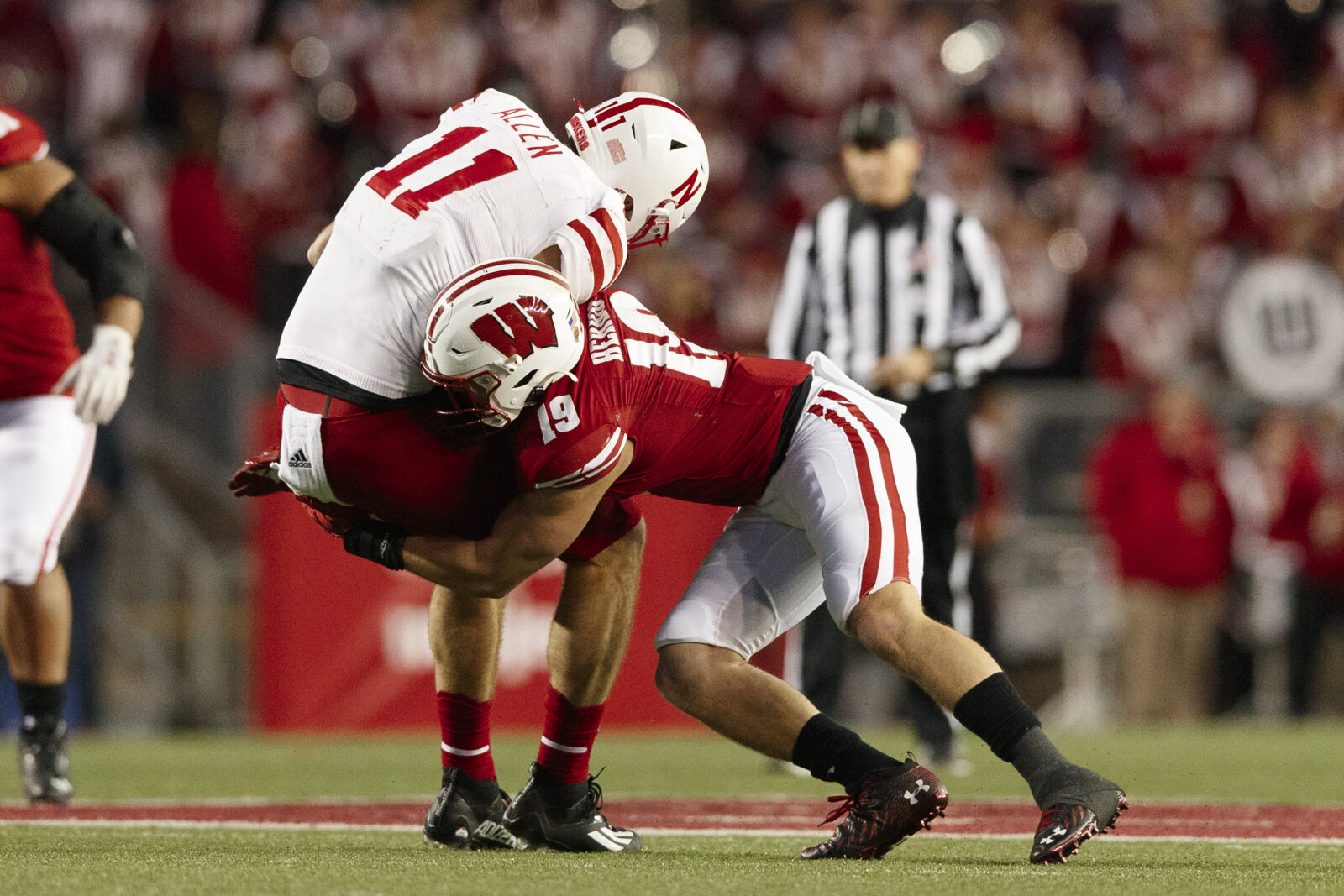 Ohio State vs. Wisconsin  Like famous brother, T.J. Watt goes all out for  Badgers