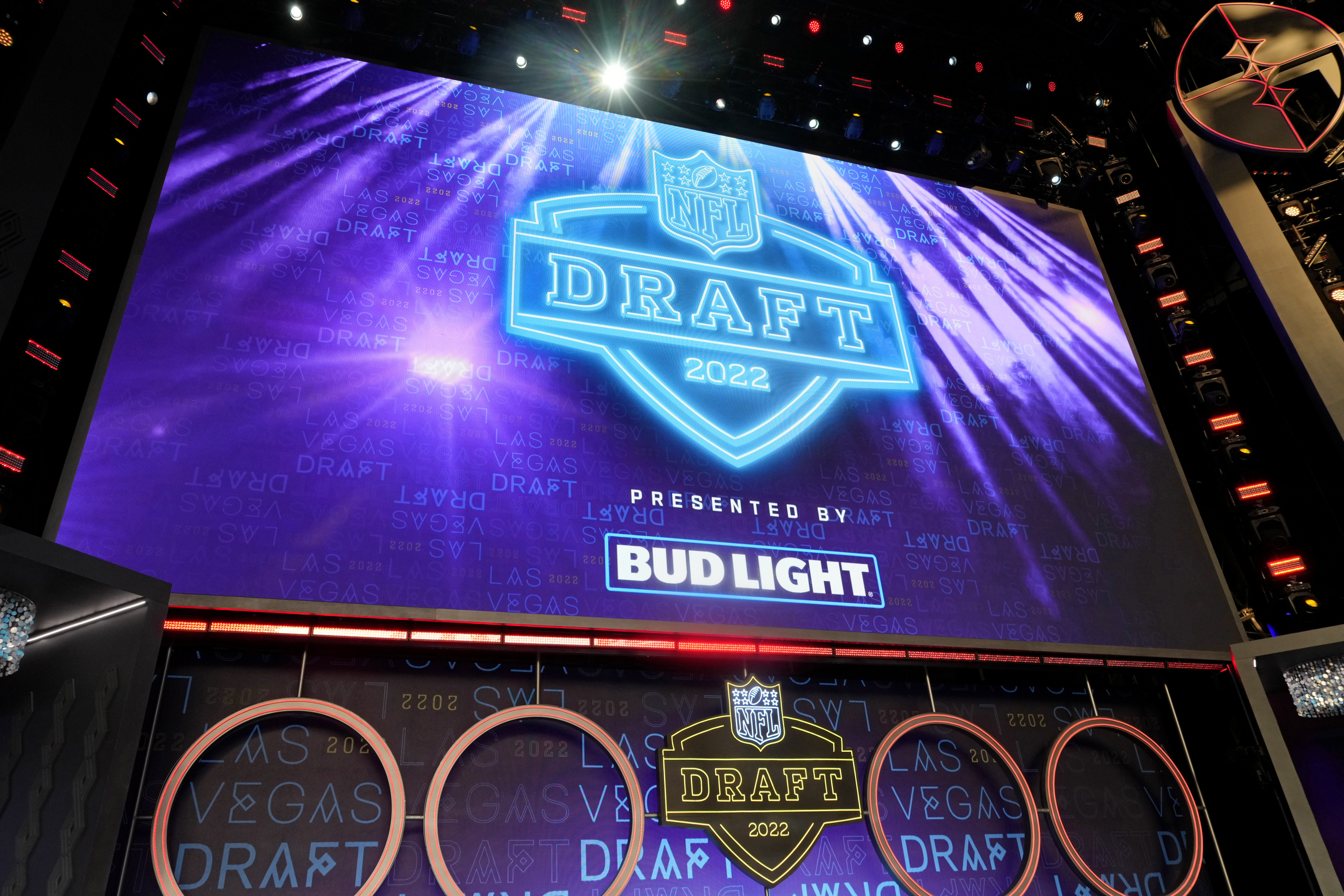2022 NFL Draft live tracker: Updated order, list of every first