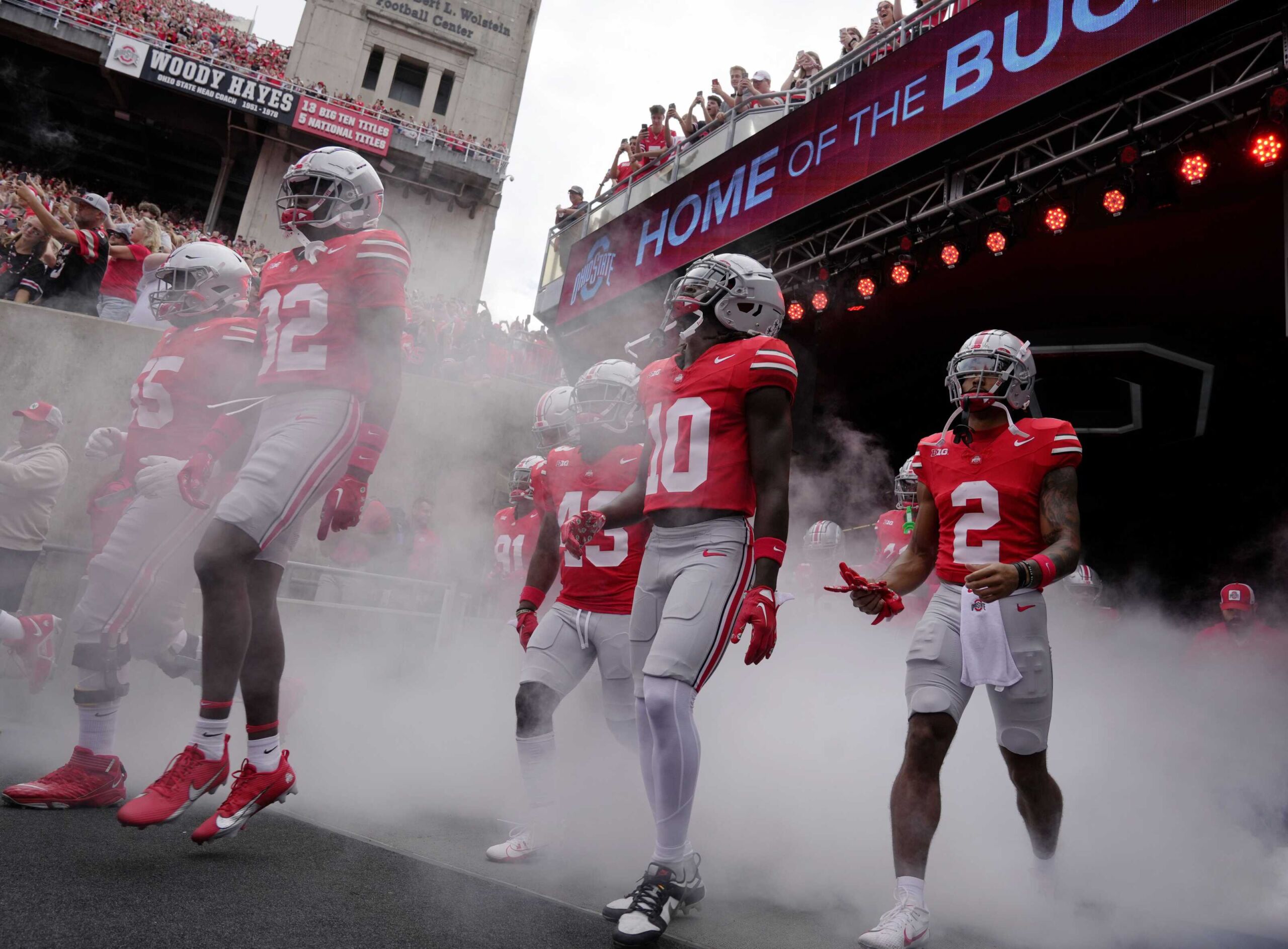 Ohio State Buckeyes take on the Western Kentucky Hilltoppers