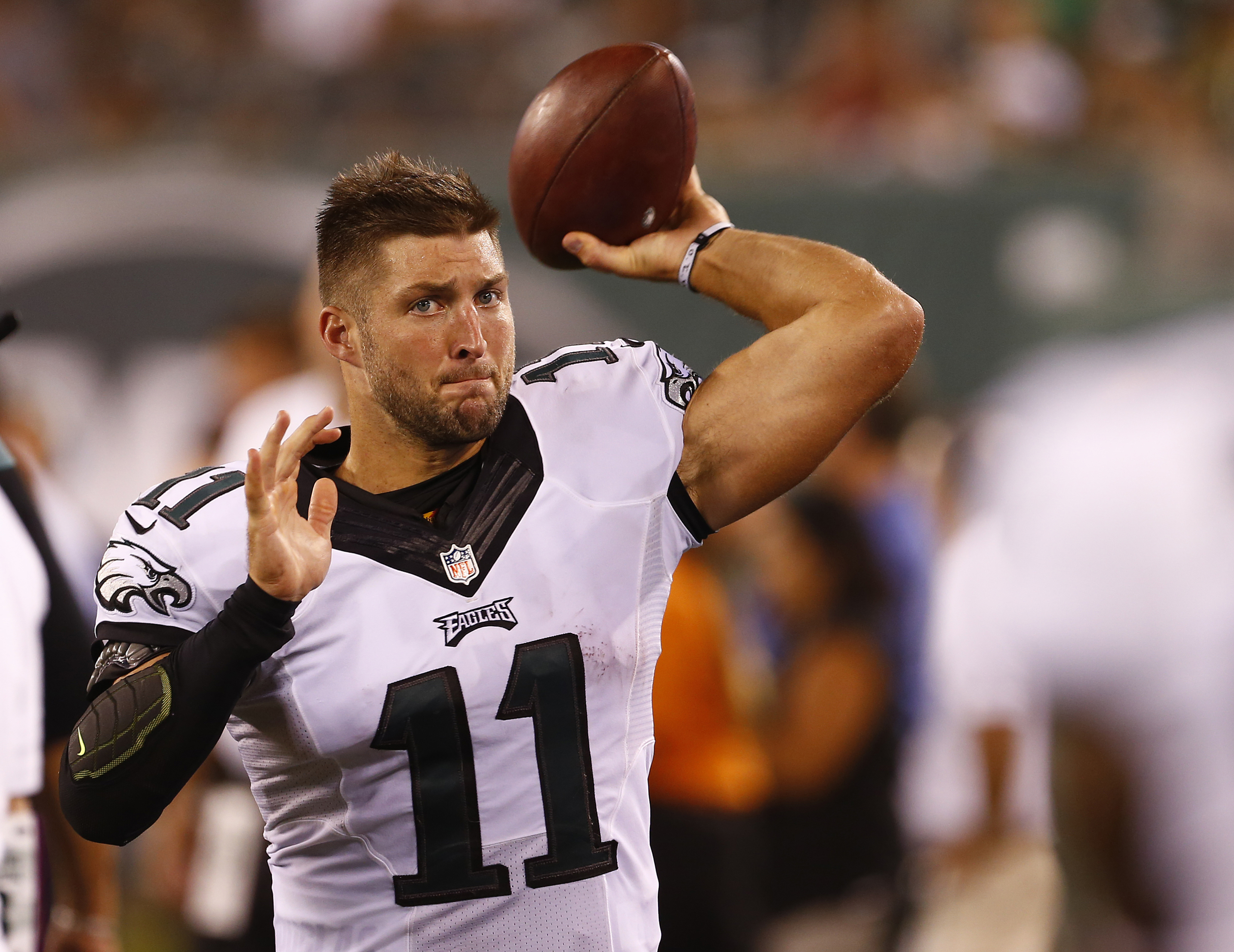 Philadelphia Eagles: What if Tim Tebow switched to tight end in 2015?