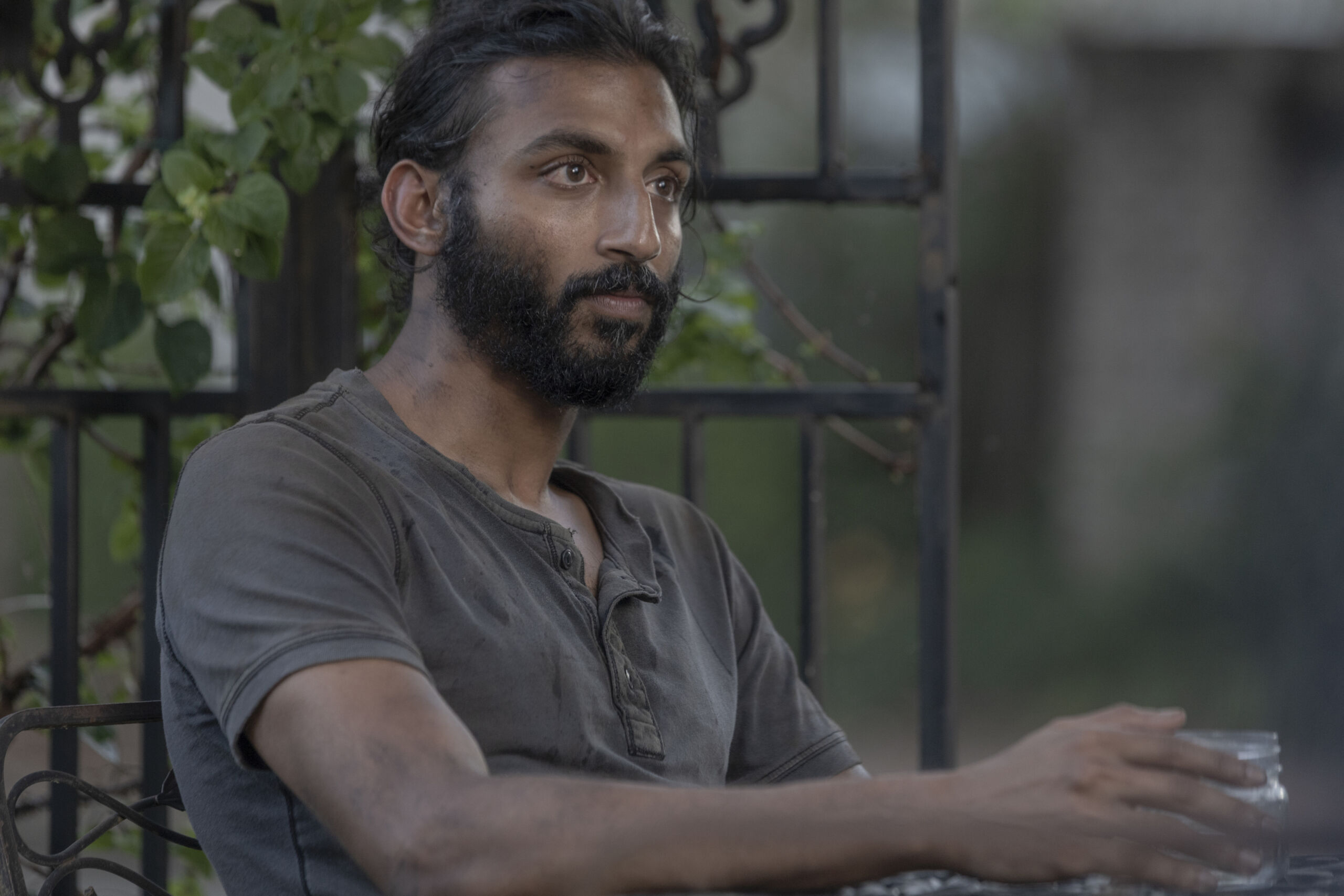 Which actor from The Walking Dead is starring Apple TV+ Silo?