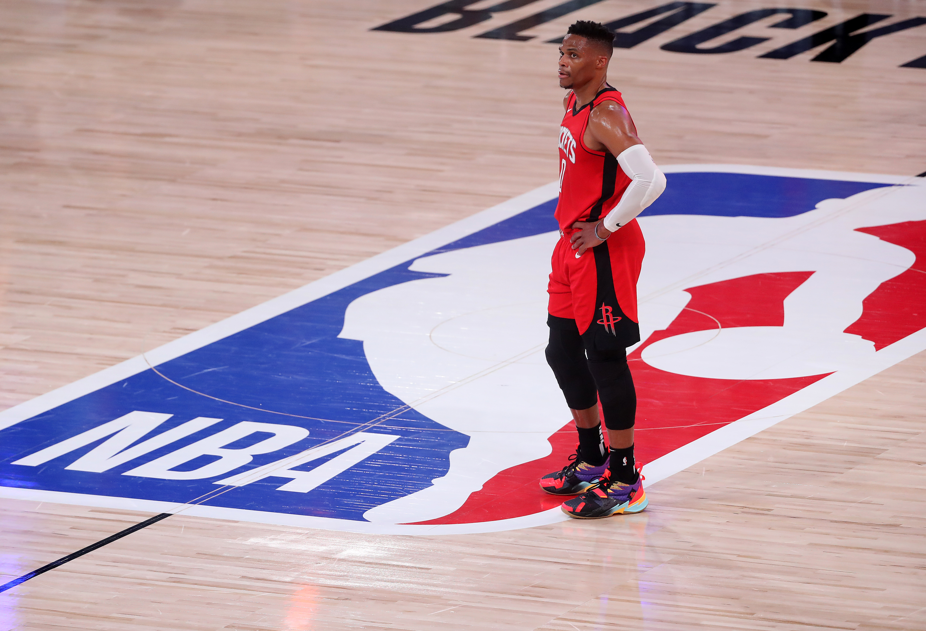 NBA Capsules: Westbrook scores 30 as Thunder top Rockets