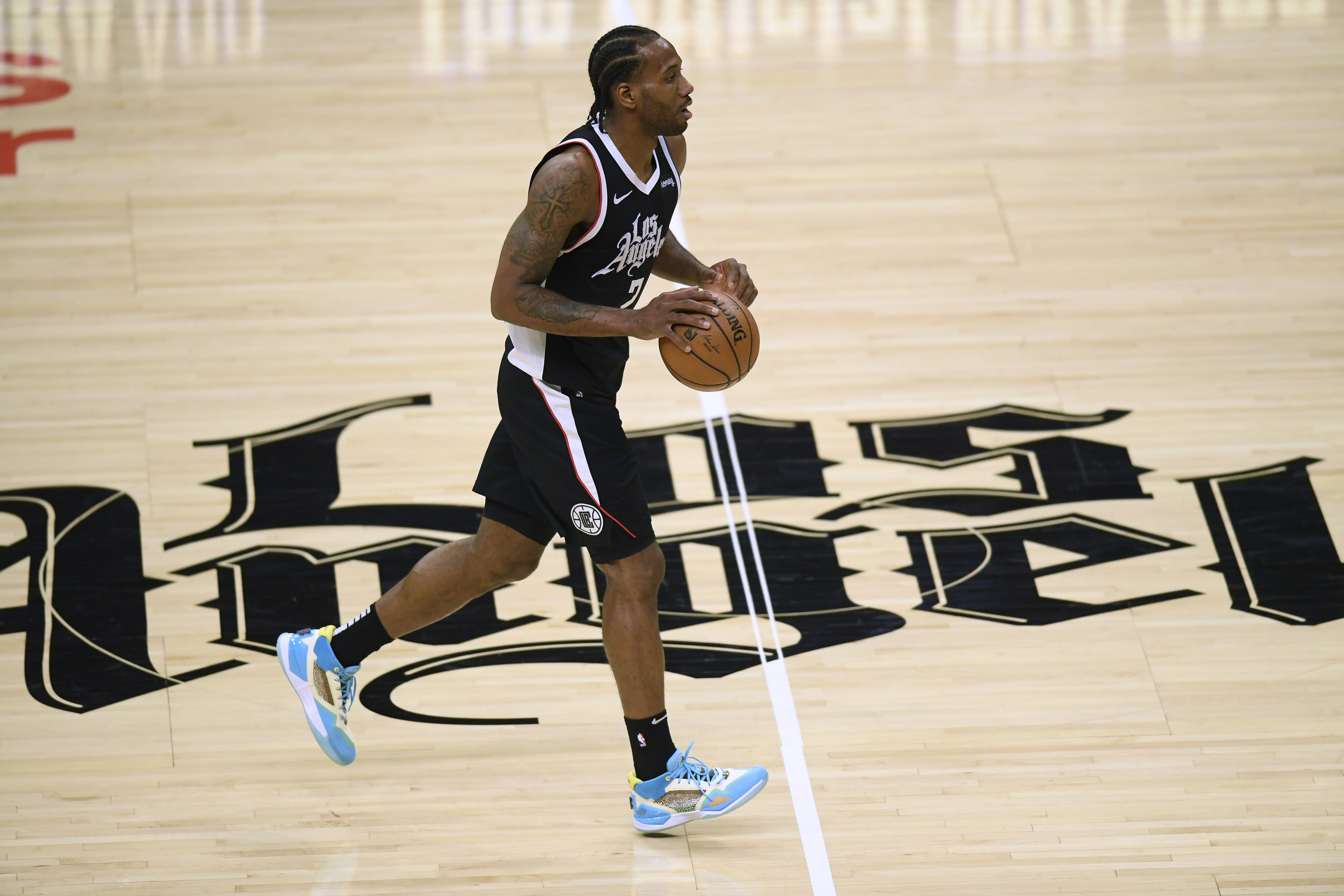 Clippers' Kawhi Leonard feeling good, eager to test knee in camp