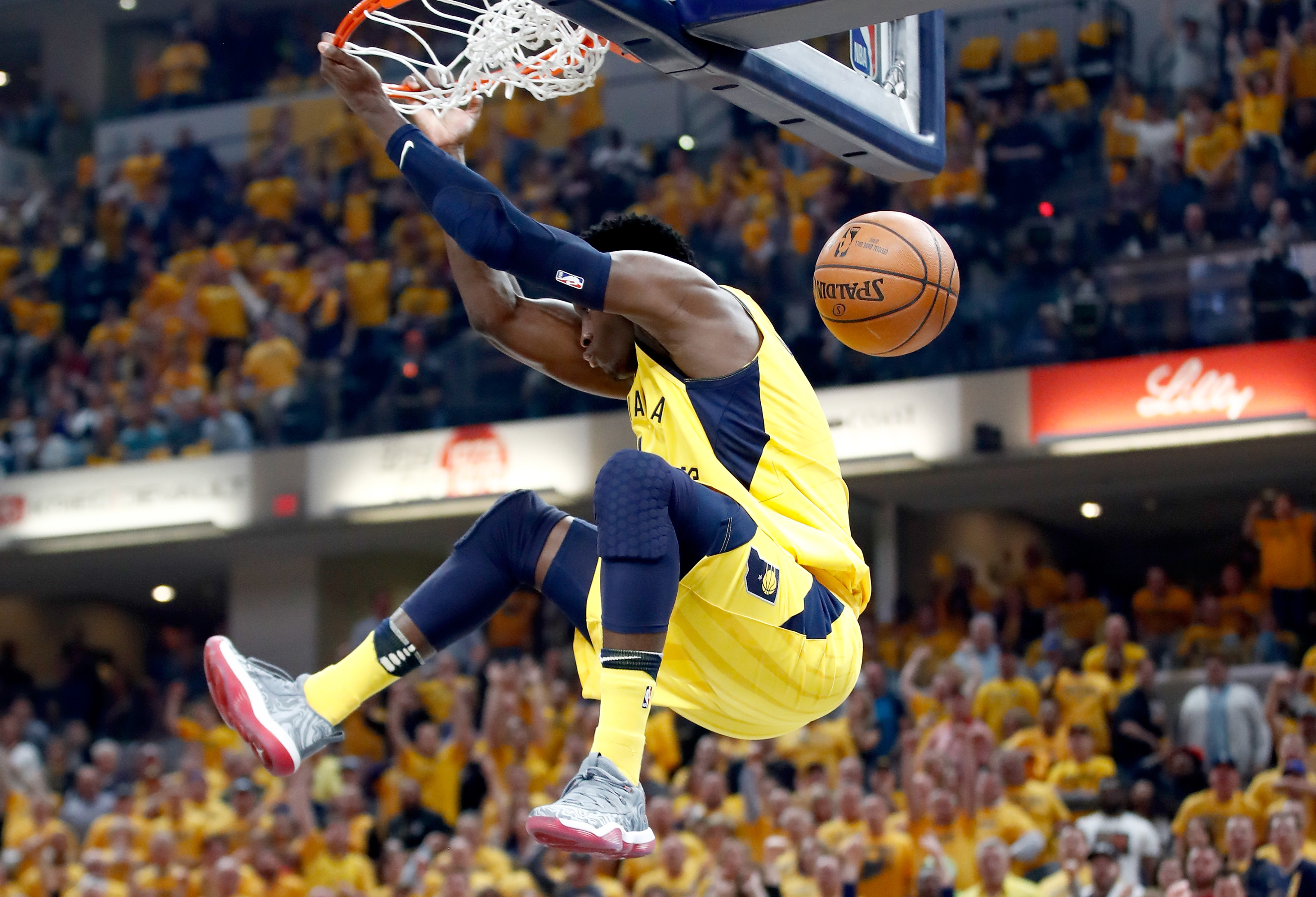 Pacers' Victor Oladipo will take part in NBA All-Star dunk contest