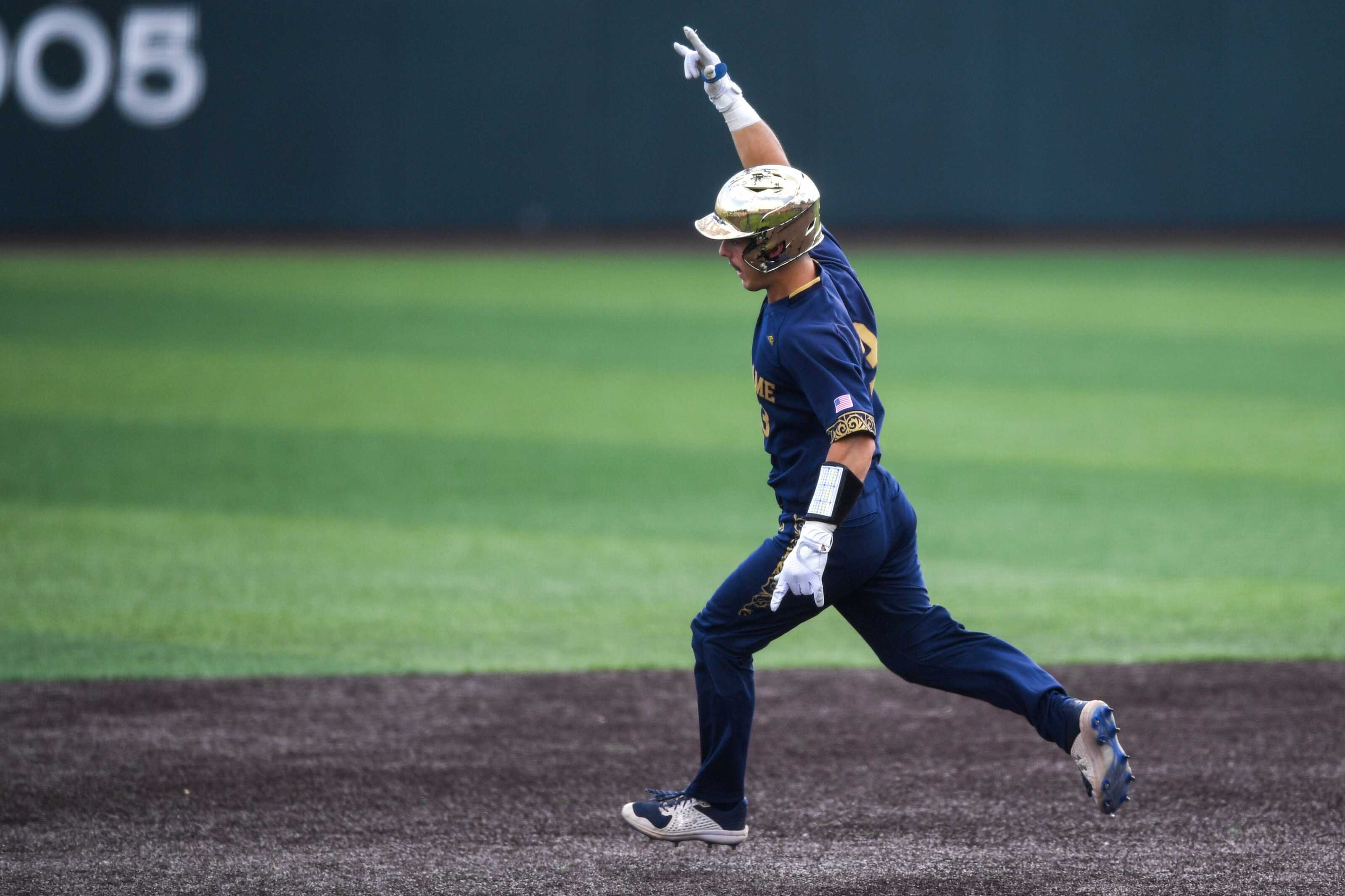 Notre Dame takes game 1 of Knoxville Super Regional