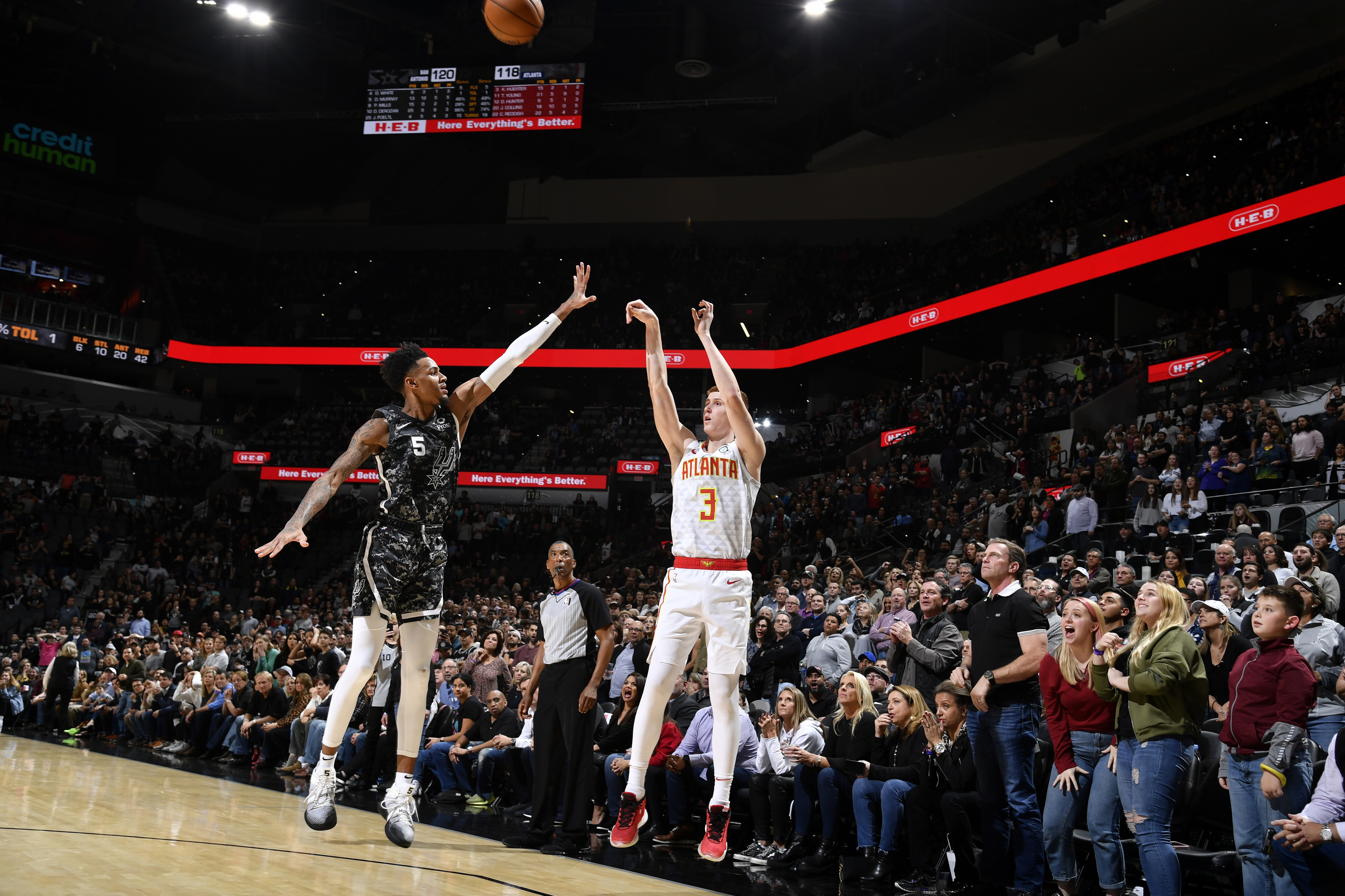 Kevin Huerter drains the game-winning three as the Hawks beat the Spurs in  San Antonio for the first time in 23 years