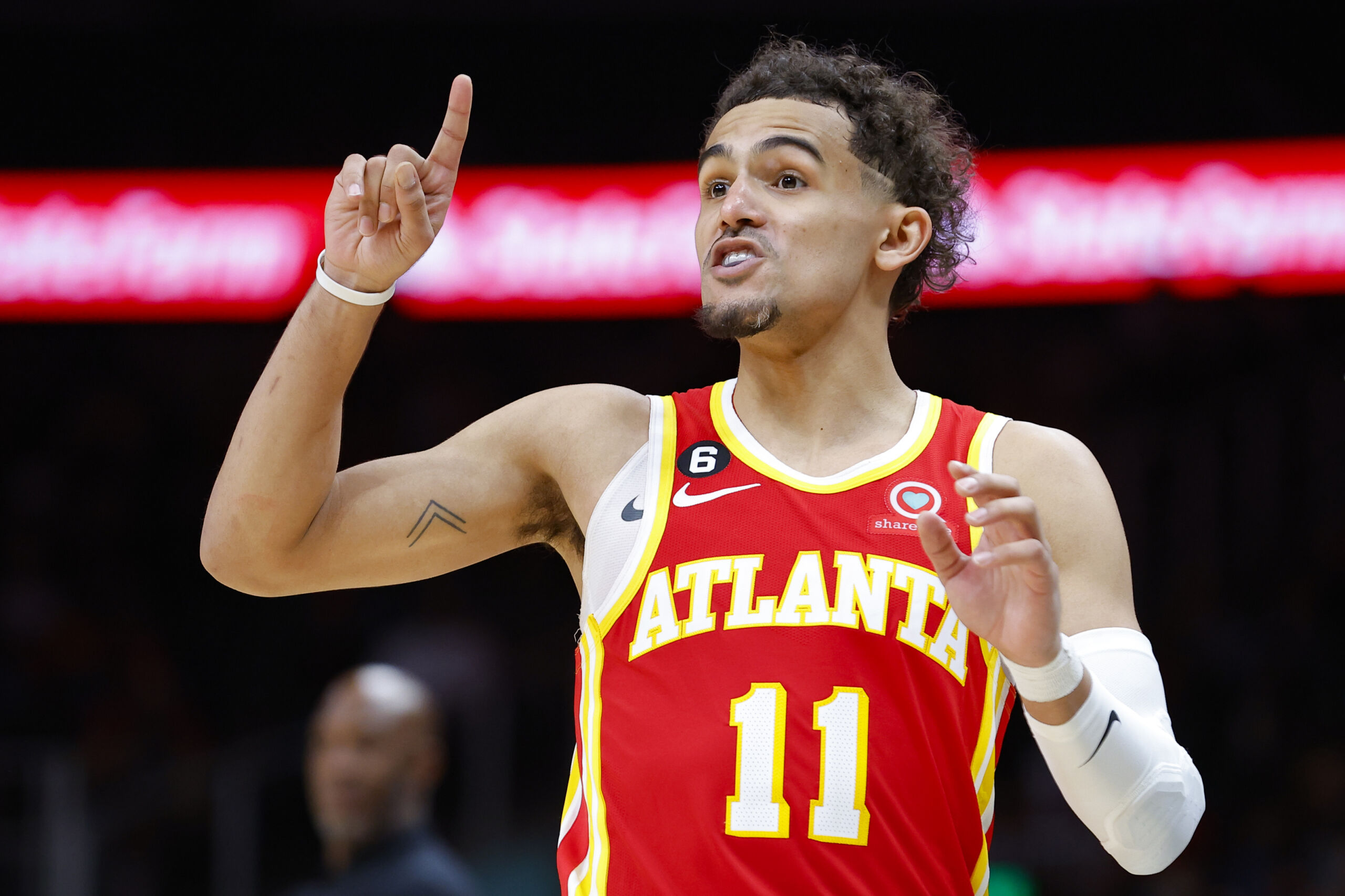 trae young number 8 jersey