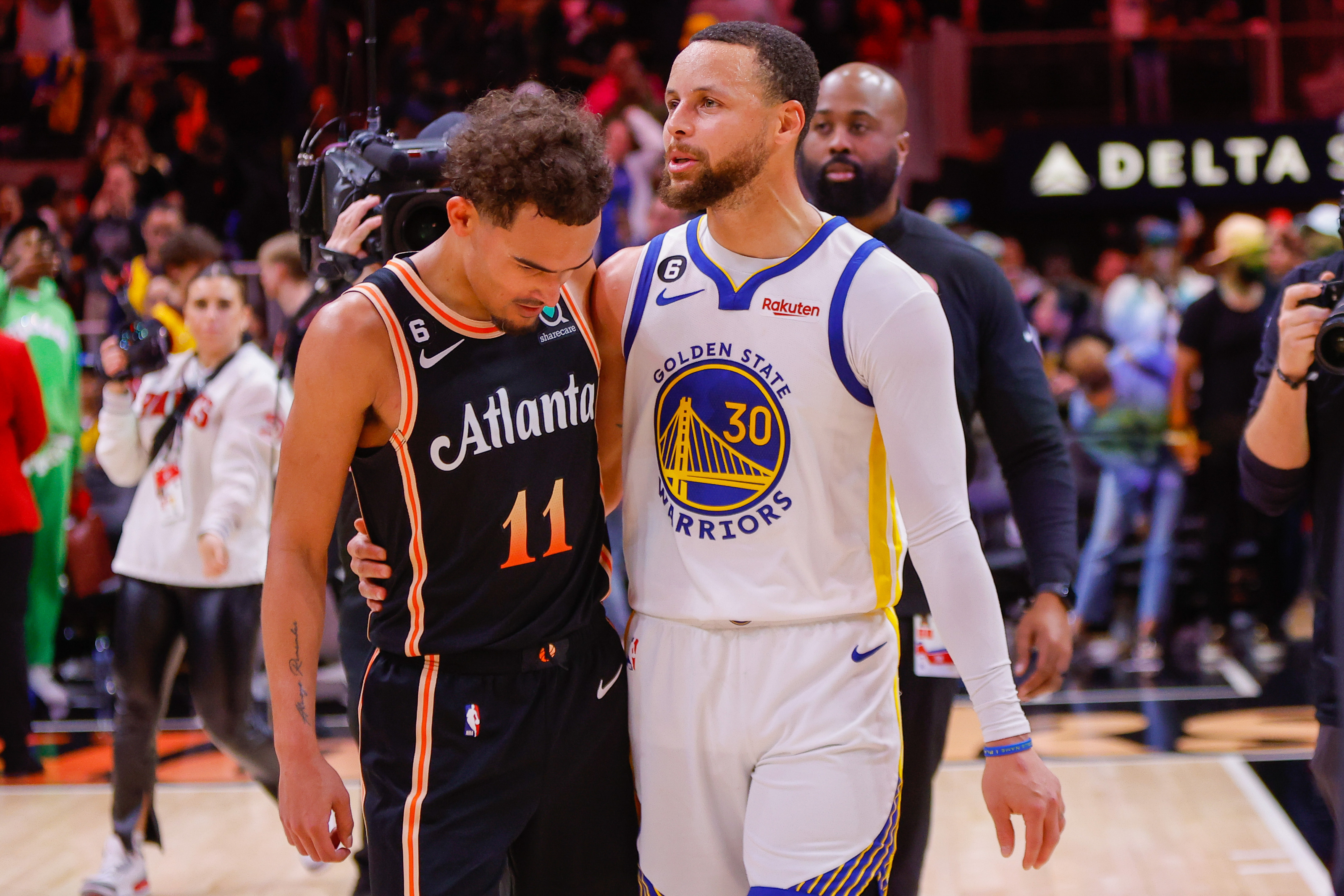 Philadelphia 76ers keep Stephen Curry waiting for three-point