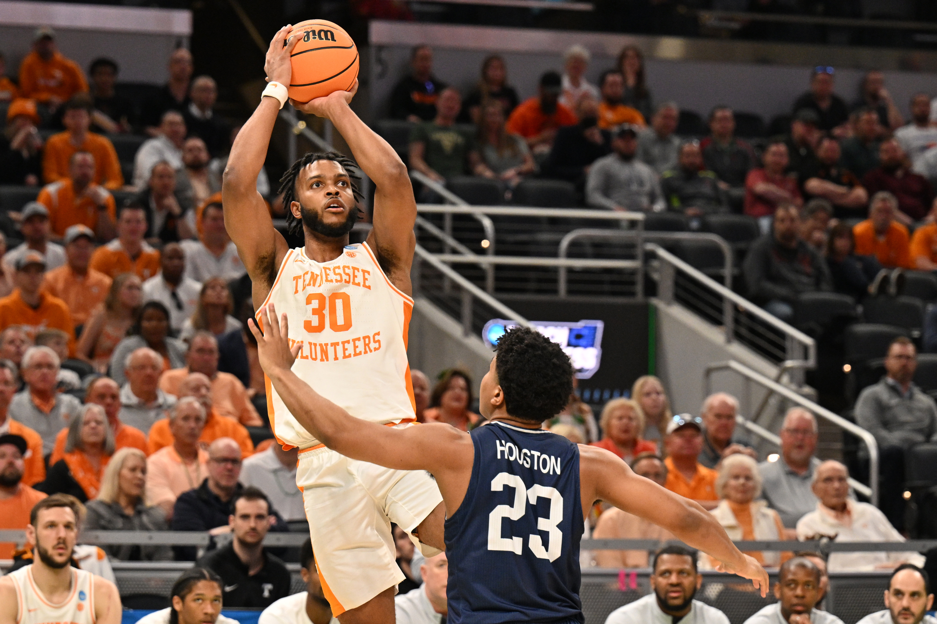 2022 NCAA Tournament Game Today Tennessee vs Michigan Line, Predictions