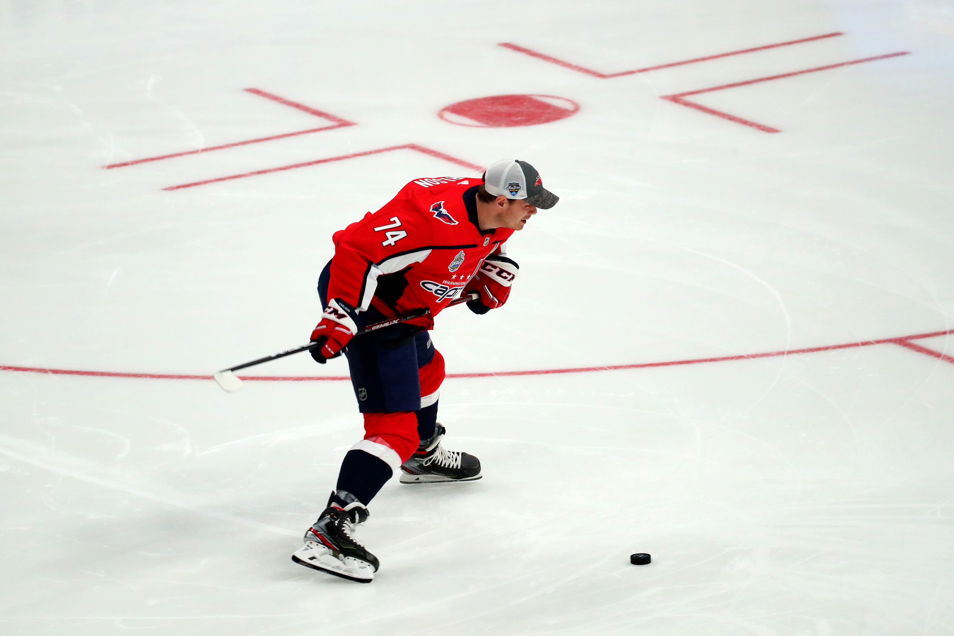 NHL all-star defenceman Rod Langway of the Washington Capitals makes  News Photo - Getty Images