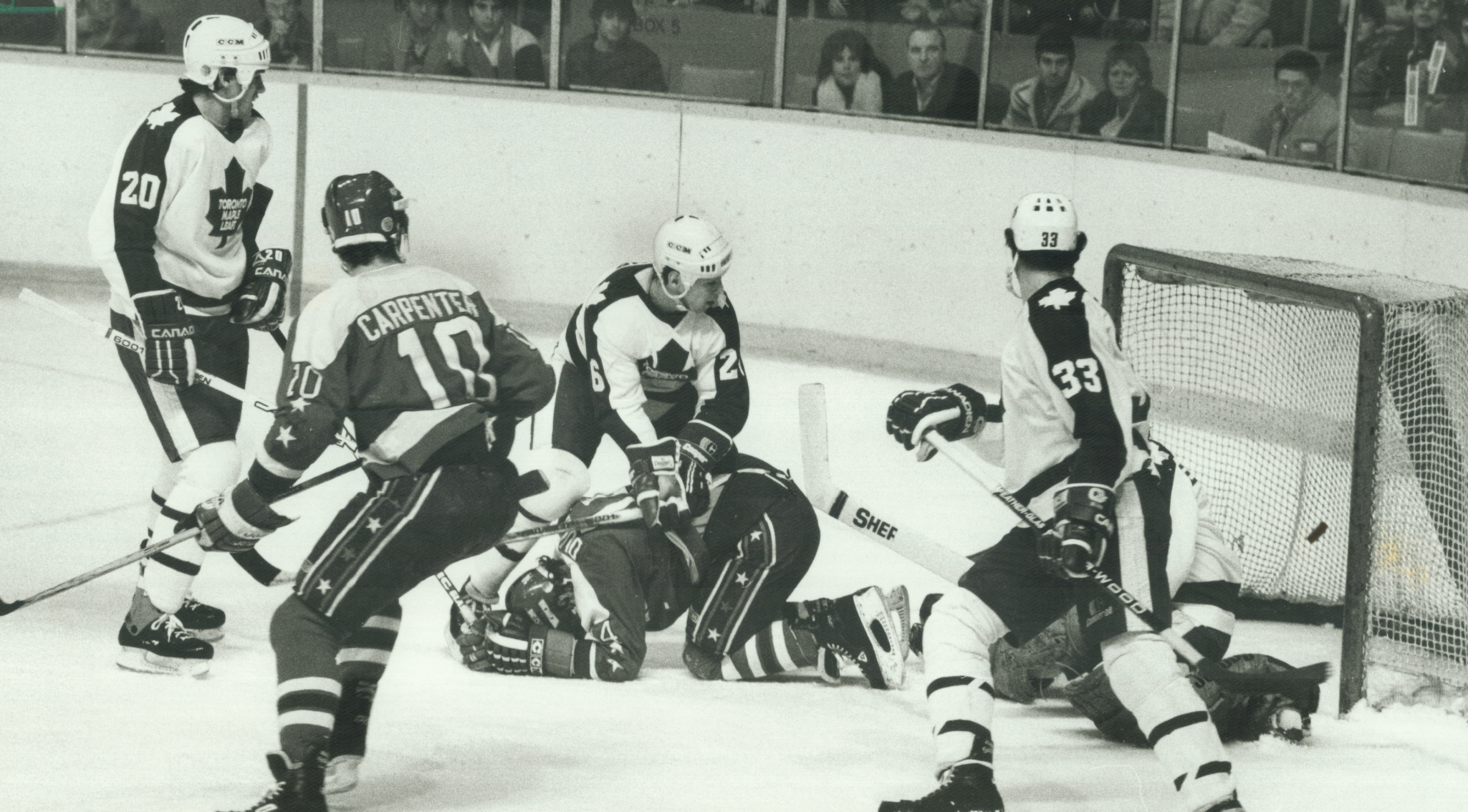 1984-85 New Jersey Devils Program - Devils vs. Maple Leafs -w