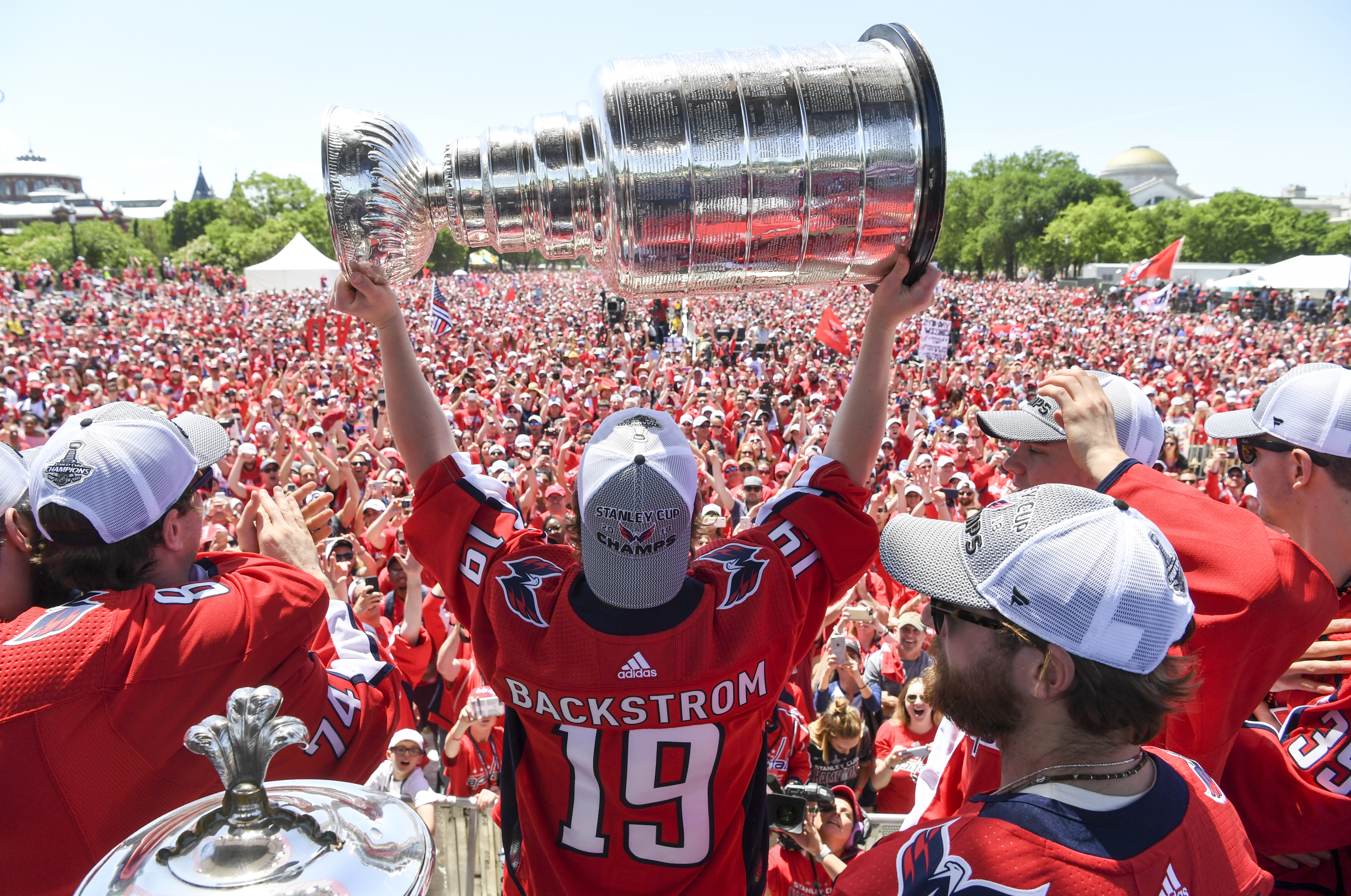 Capitals get it wrong with Nicklas Backstrom extension