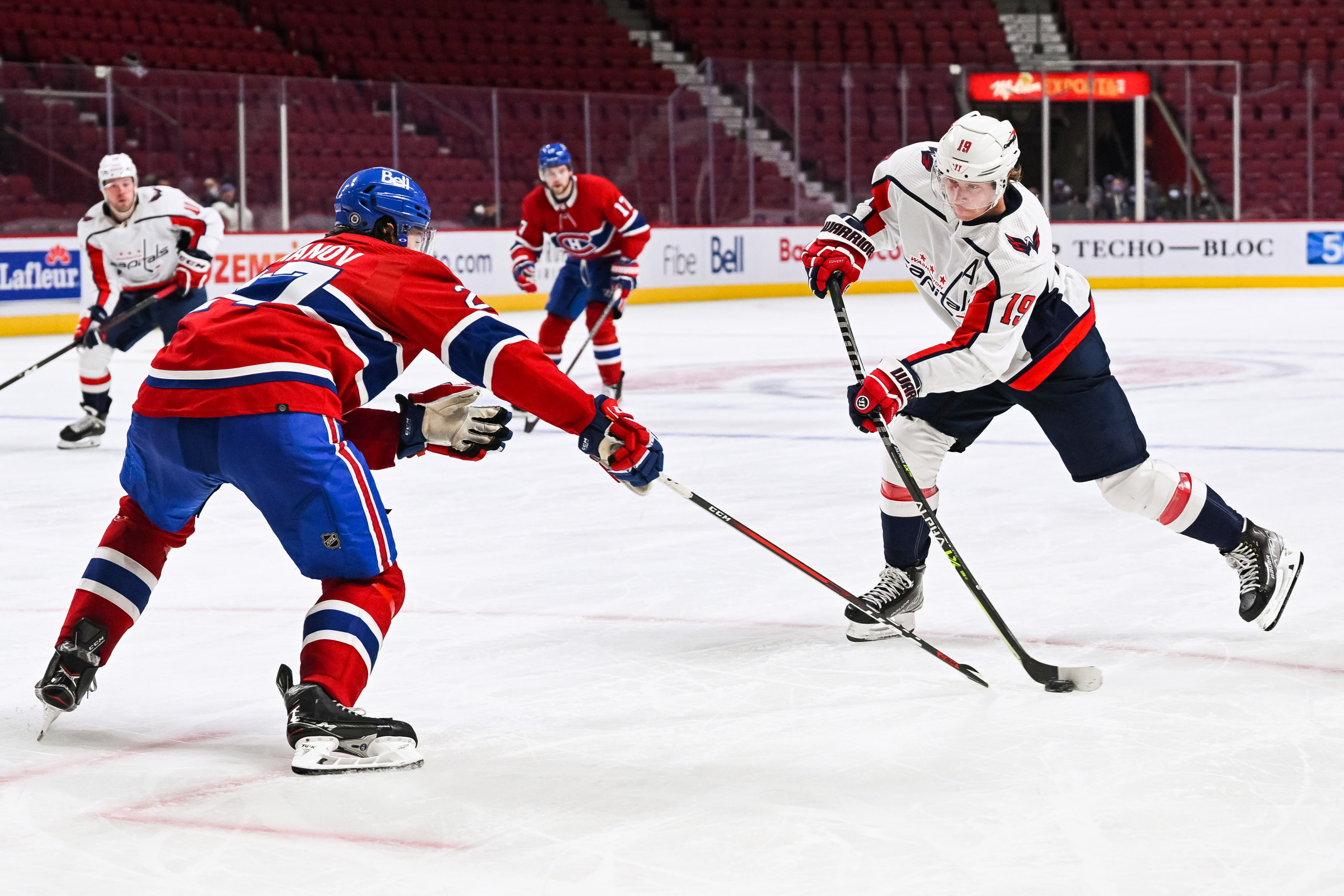 Snively Takes Ice In Non-Contact Jersey At Capitals Morning Skate