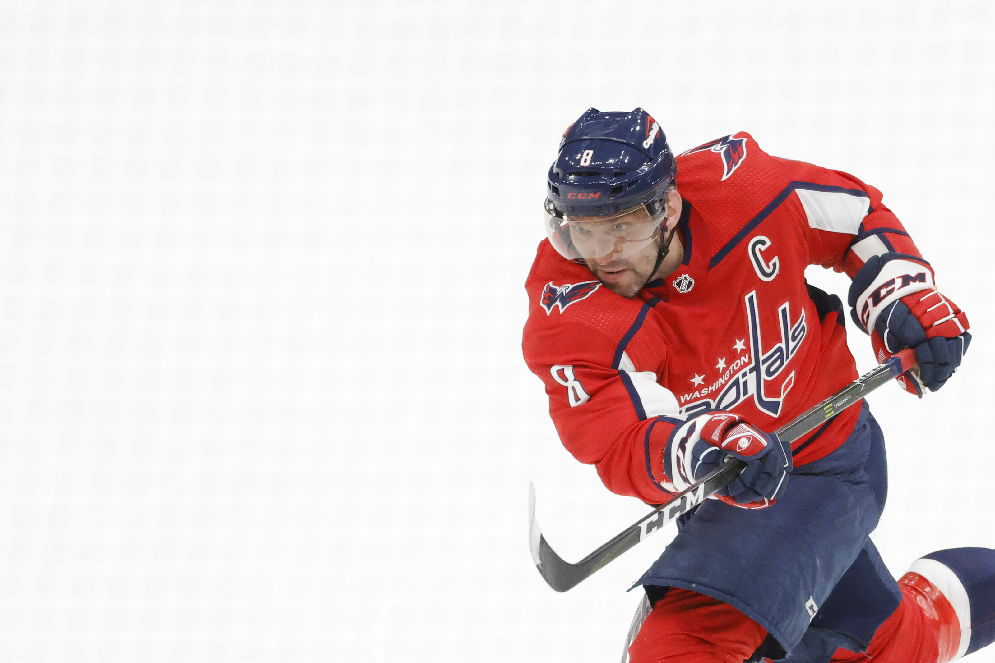 Alex Ovechkin hits 800 goals, shares 'special moment' with