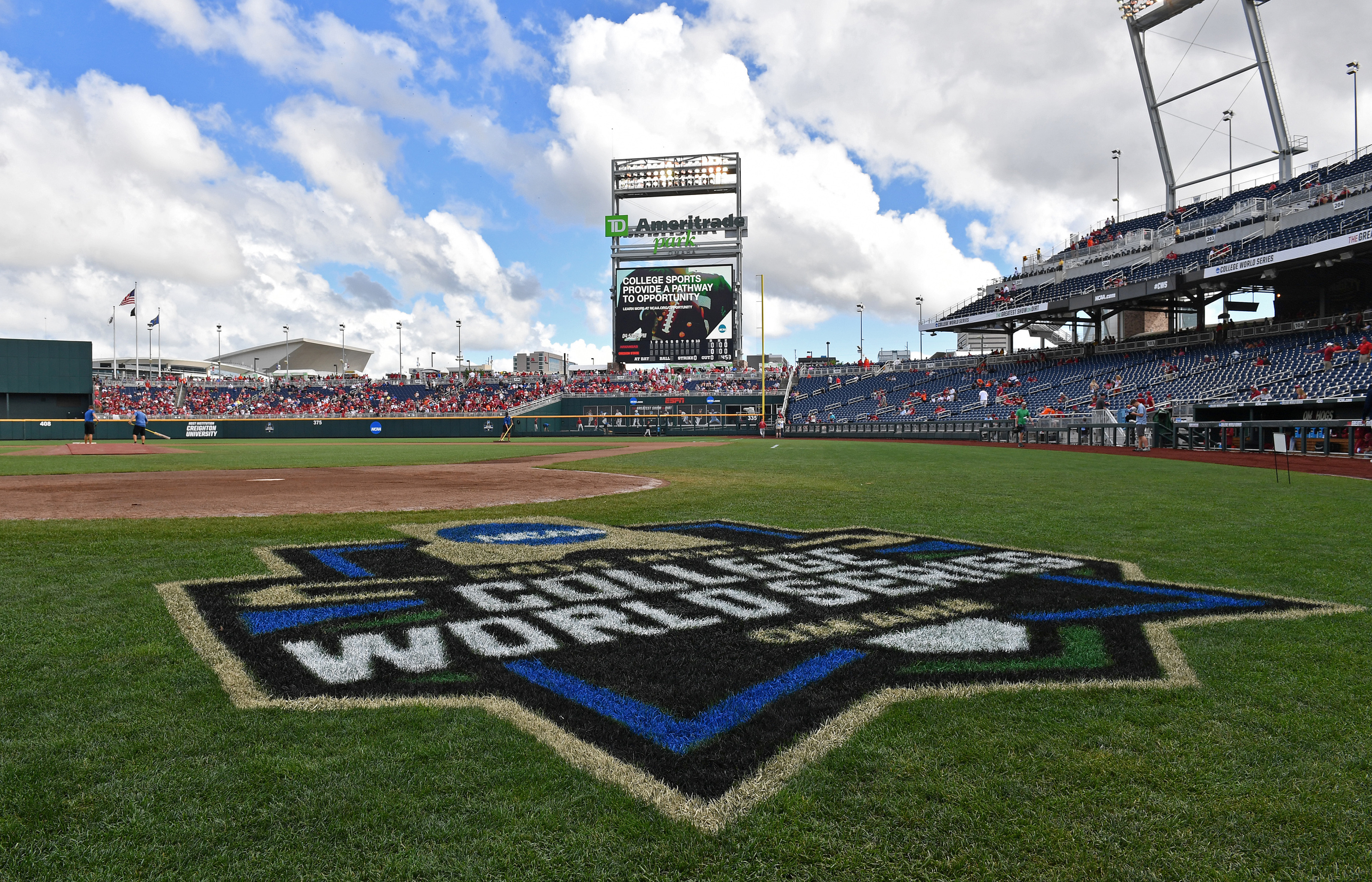 Arizona Baseball Heads to Omaha for College World Series