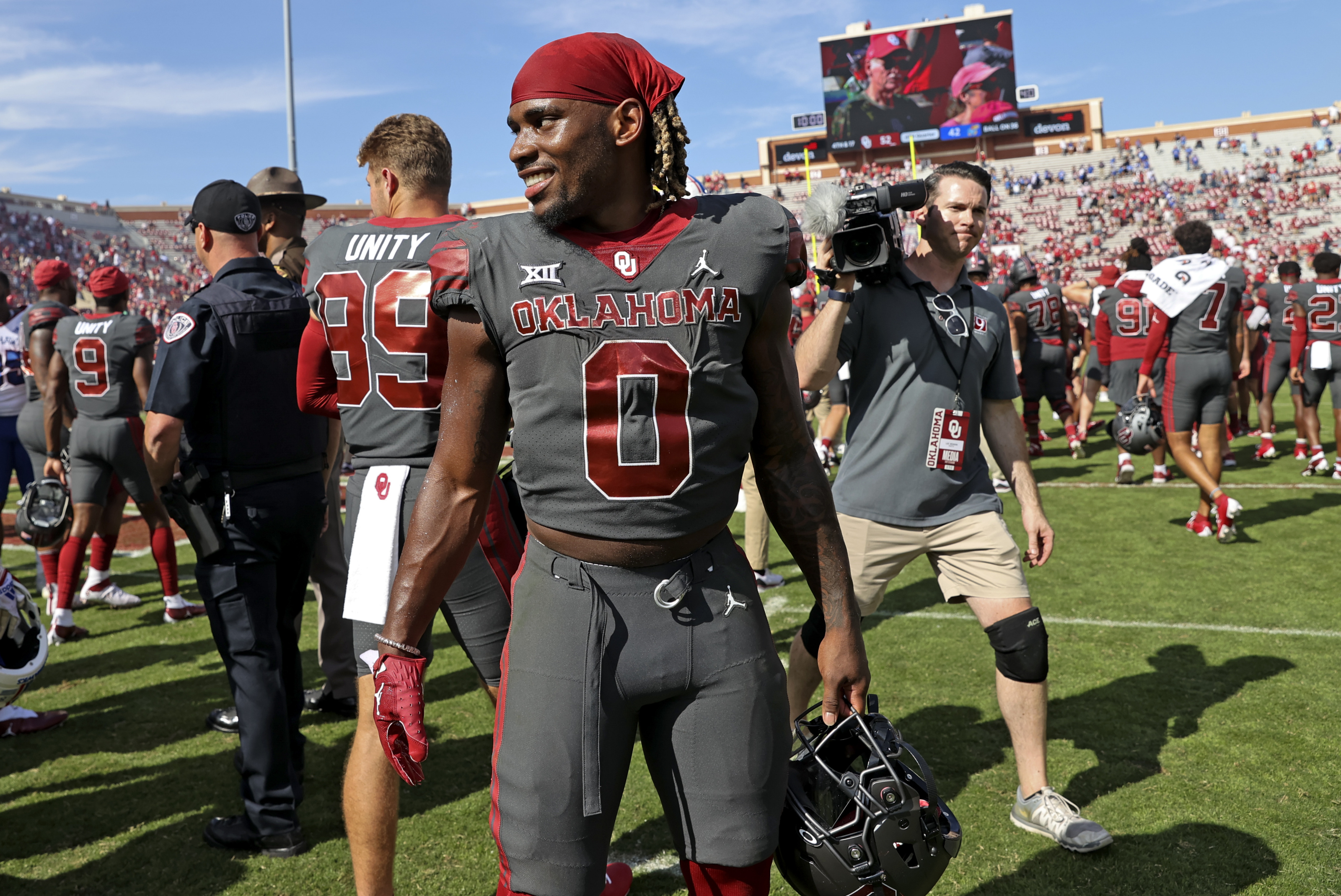 Sooner Tracker on X: In 2009, the #Sooners were one of the teams that  participated in the Nike Pro Combat program, that changed the college  football uniform game forever. OU wore these