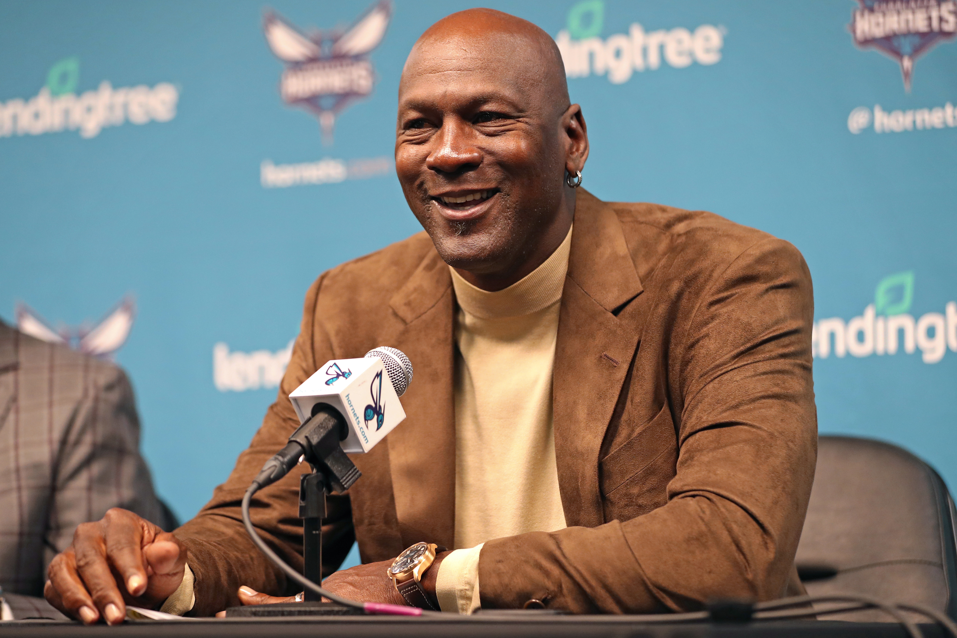 Michael Jordan Makes Historic Move: Selling Majority Stake in Charlotte  Hornets, Paving the Way for New Era of Ownership