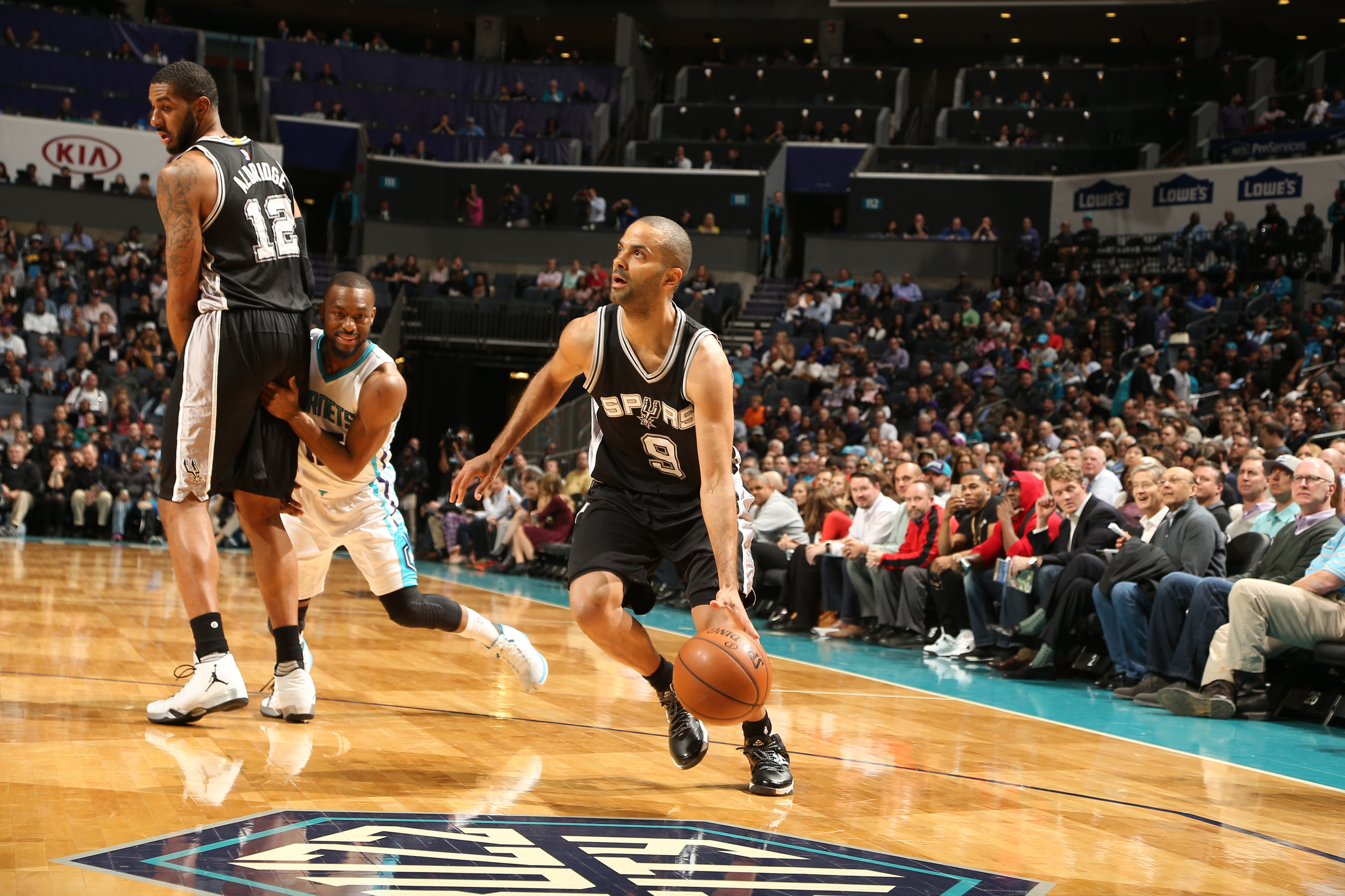 Tony Parker says Spurs offered same deal as Hornets, but role made