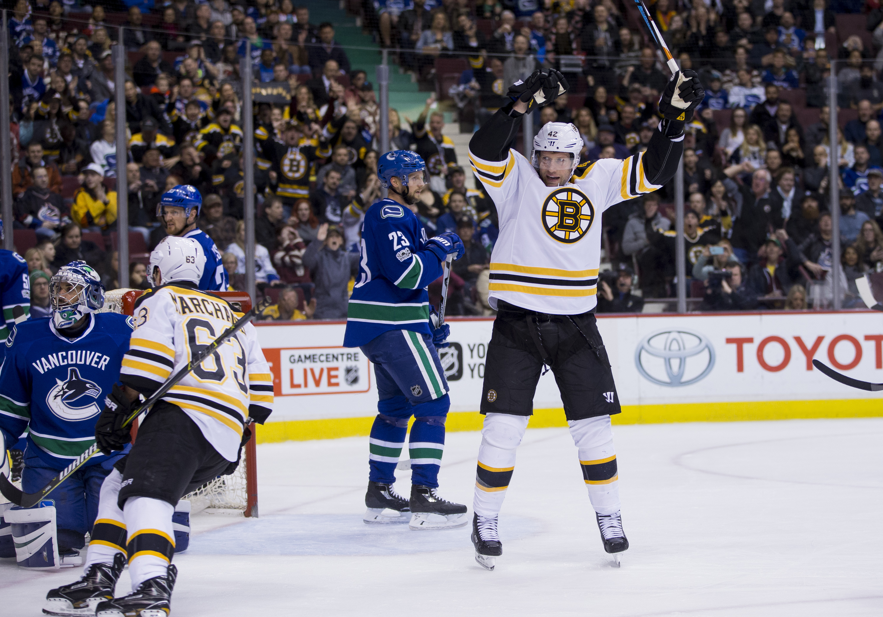 Toronto Star's Website Mistakenly Declares Canucks Stanley Cup Champions  Following Game 6 Loss to Bruins 