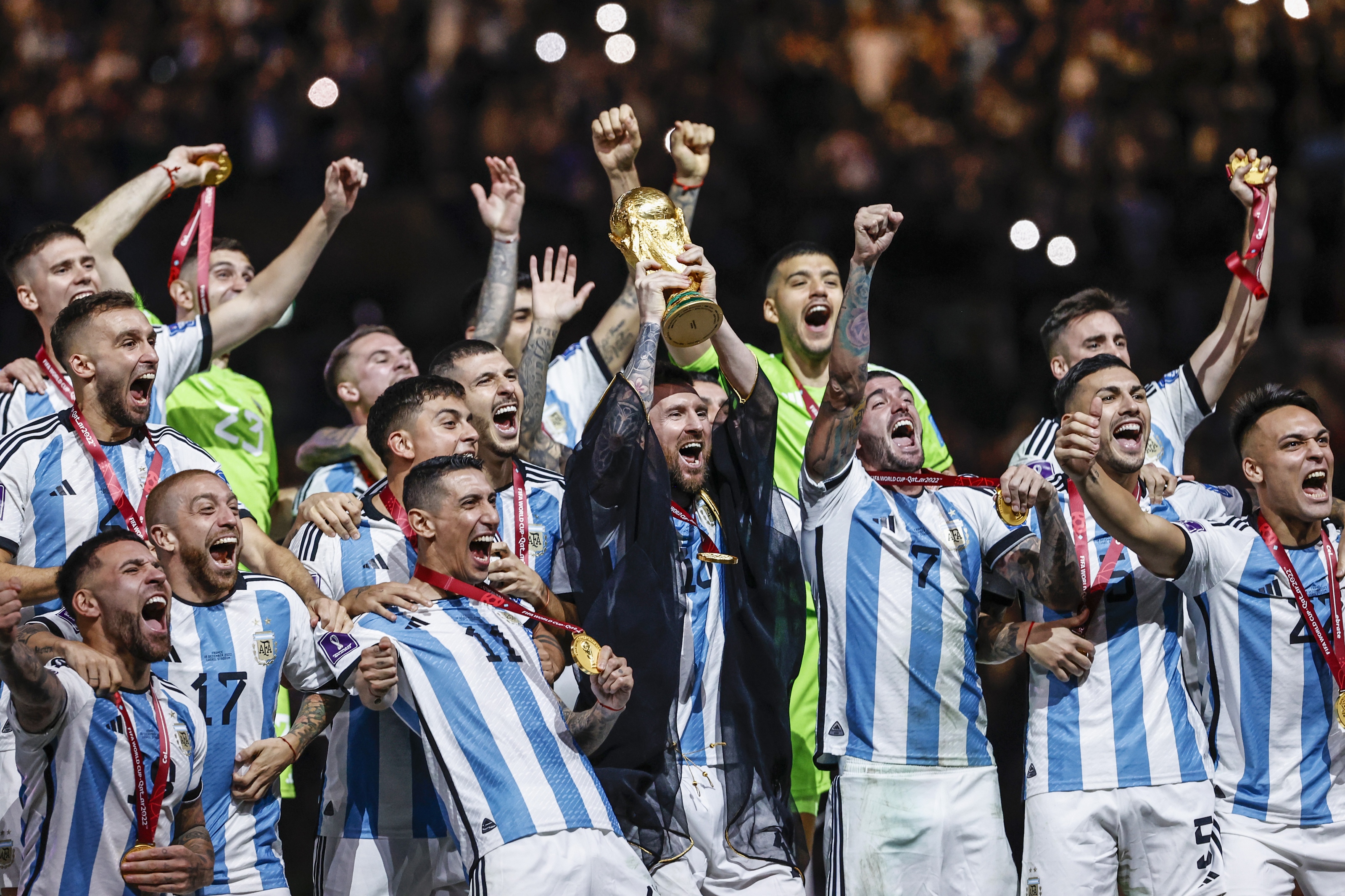 Atletico Universe on X: Nahuel Molina with the World Cup trophy