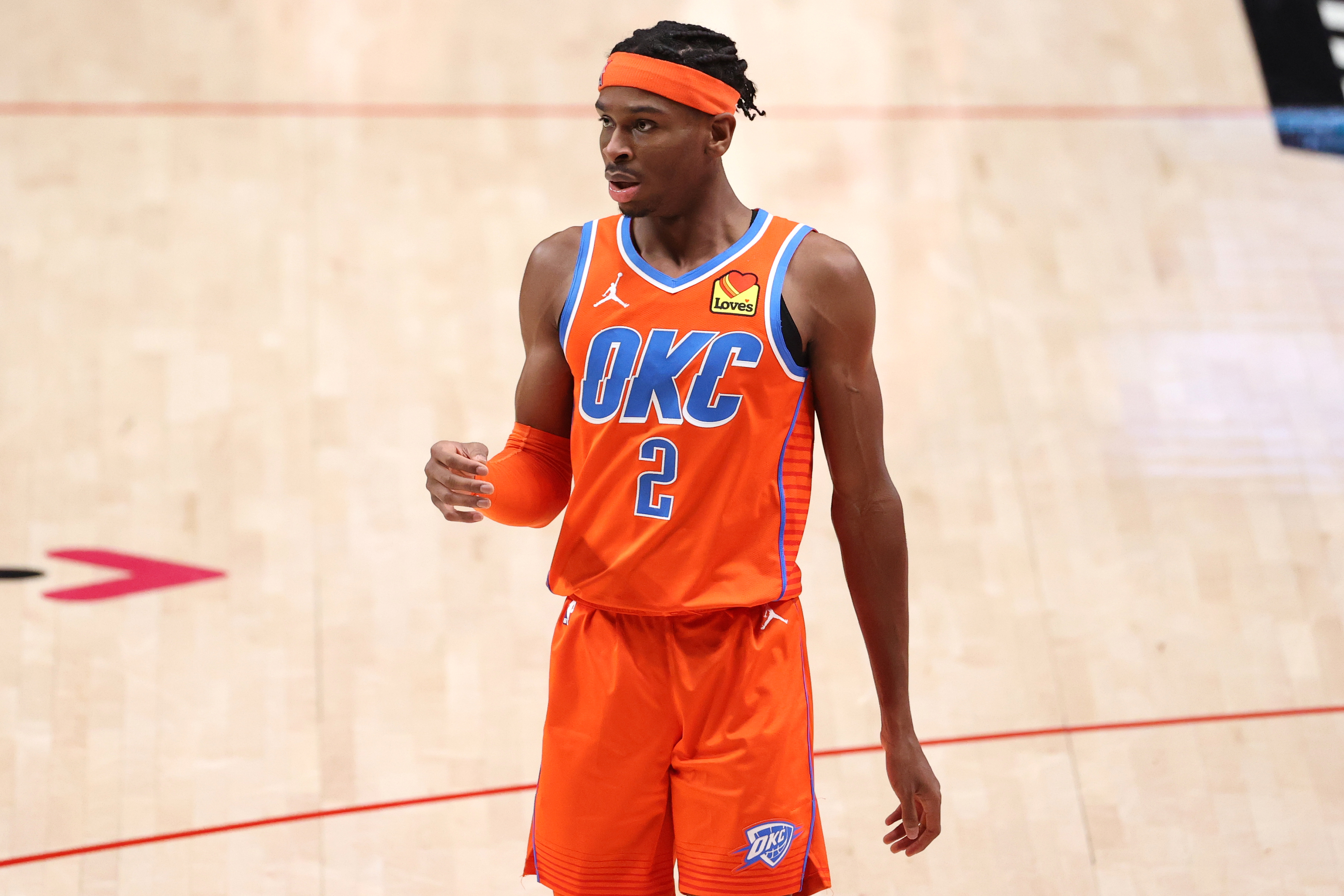 Shai Gilgeous-Alexander out indefinitely with foot injury - Fake Teams