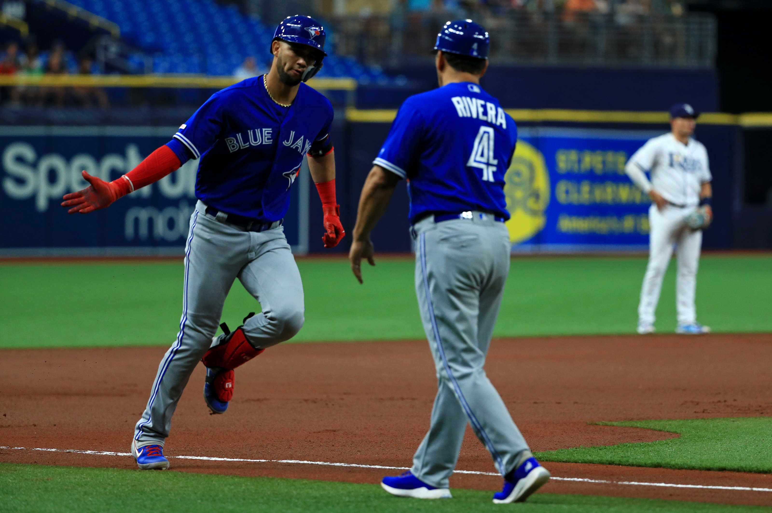 Rebuilding Blue Jays can afford to be patient with Lourdes Gurriel Jr.