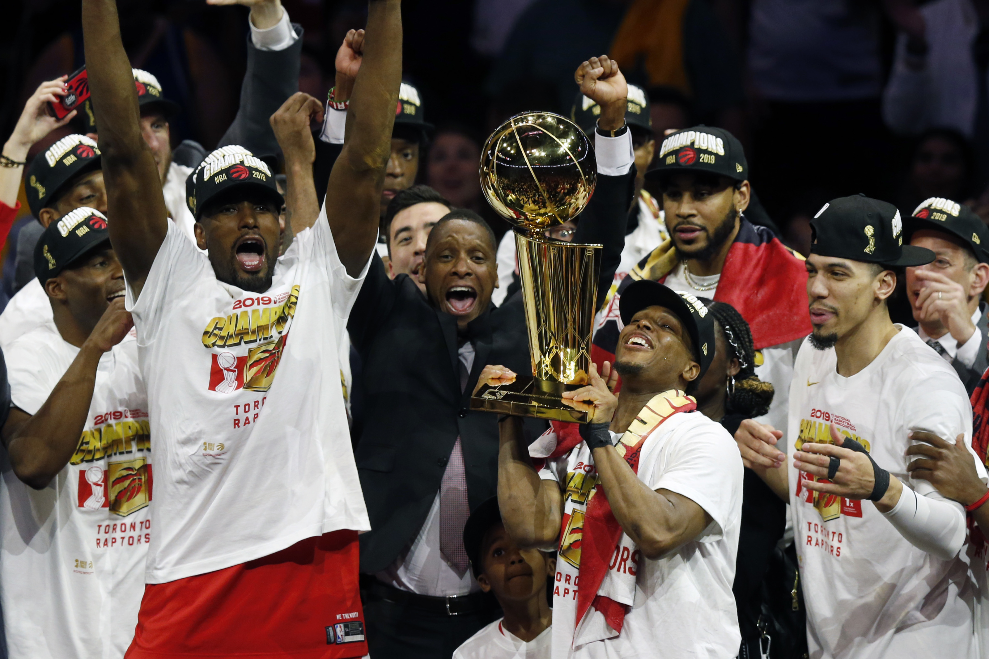 Kawhi Leonard Doesn't Know What a Raptors Championship Title Would Mean to  Canada