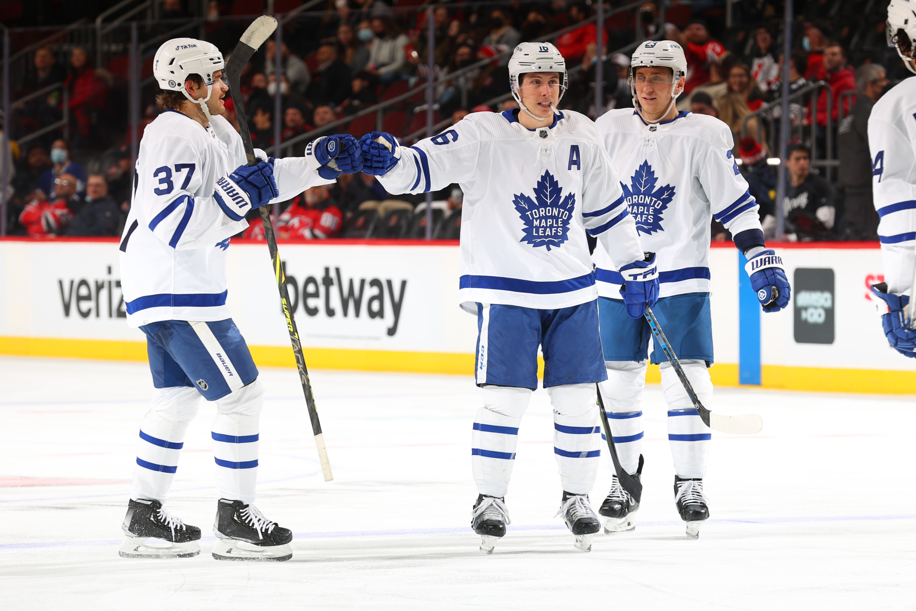Marner scores twice in Maple Leafs' 7-1 win over Devils