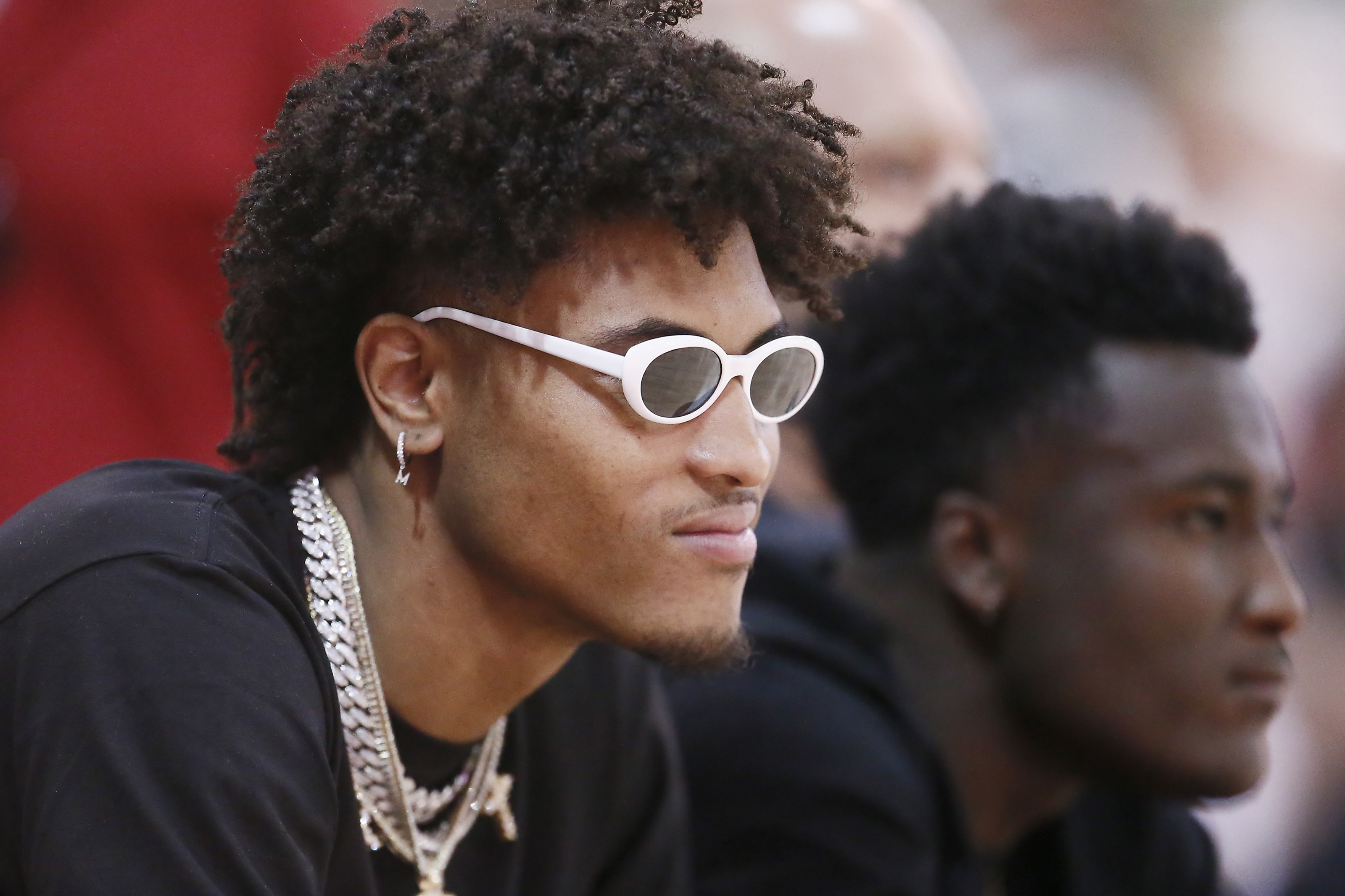 Kelly Oubre Jr.'s style blends well with Phoenix Suns in his debut