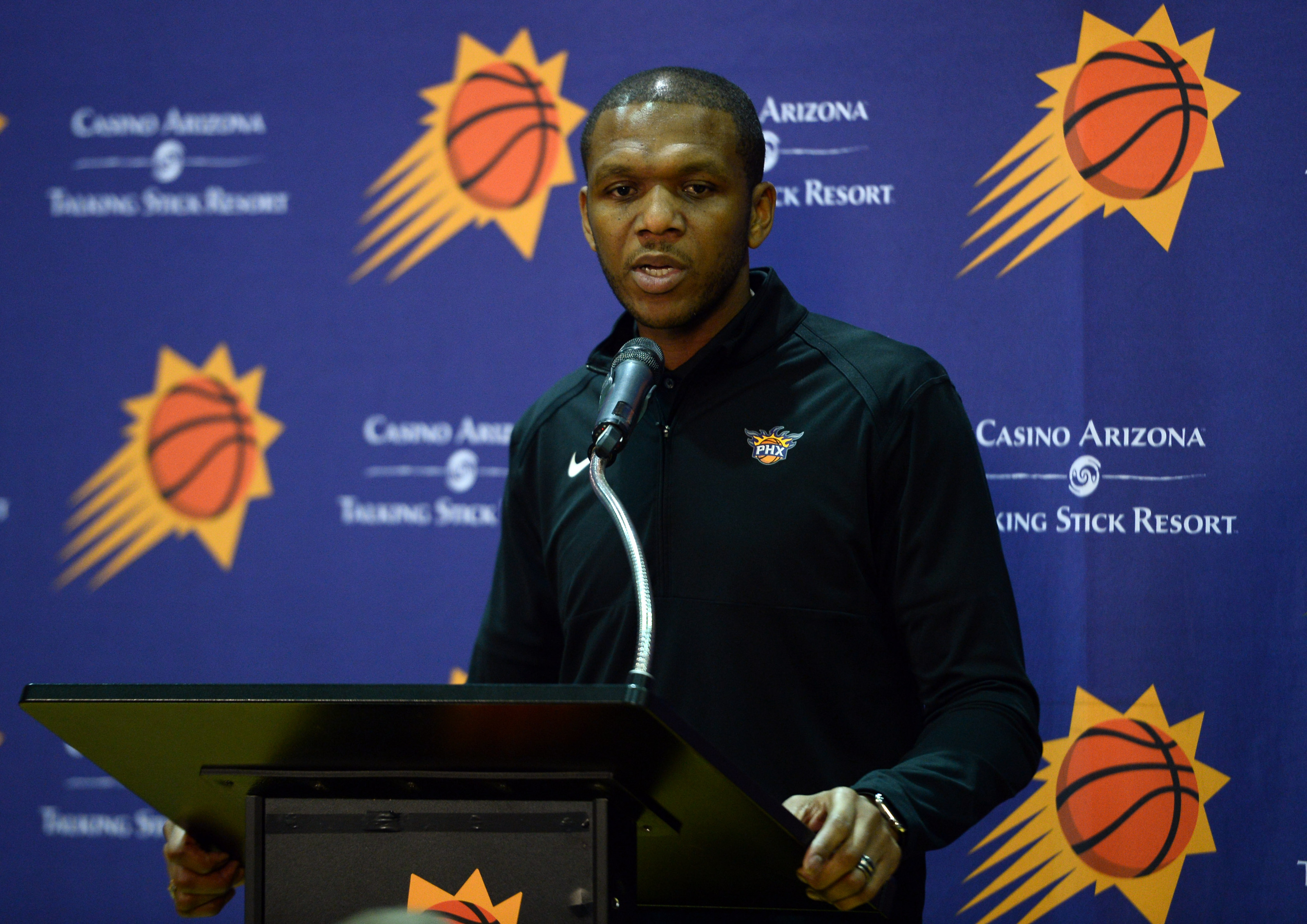 Phoenix Suns unveil new black uniform before 2022-23 NBA season