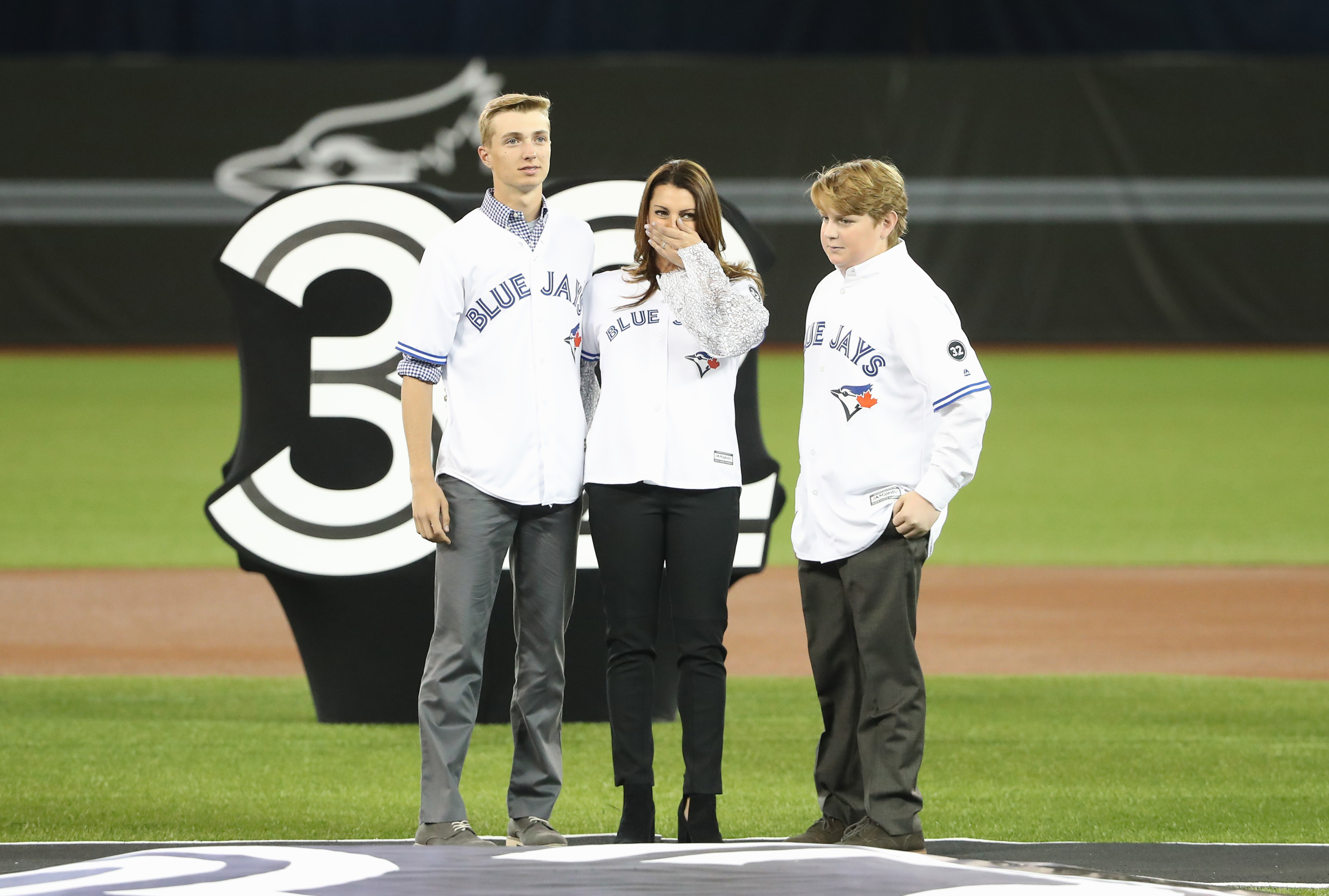 Blue Jays honor Roy Halladay ahead of series with Phillies