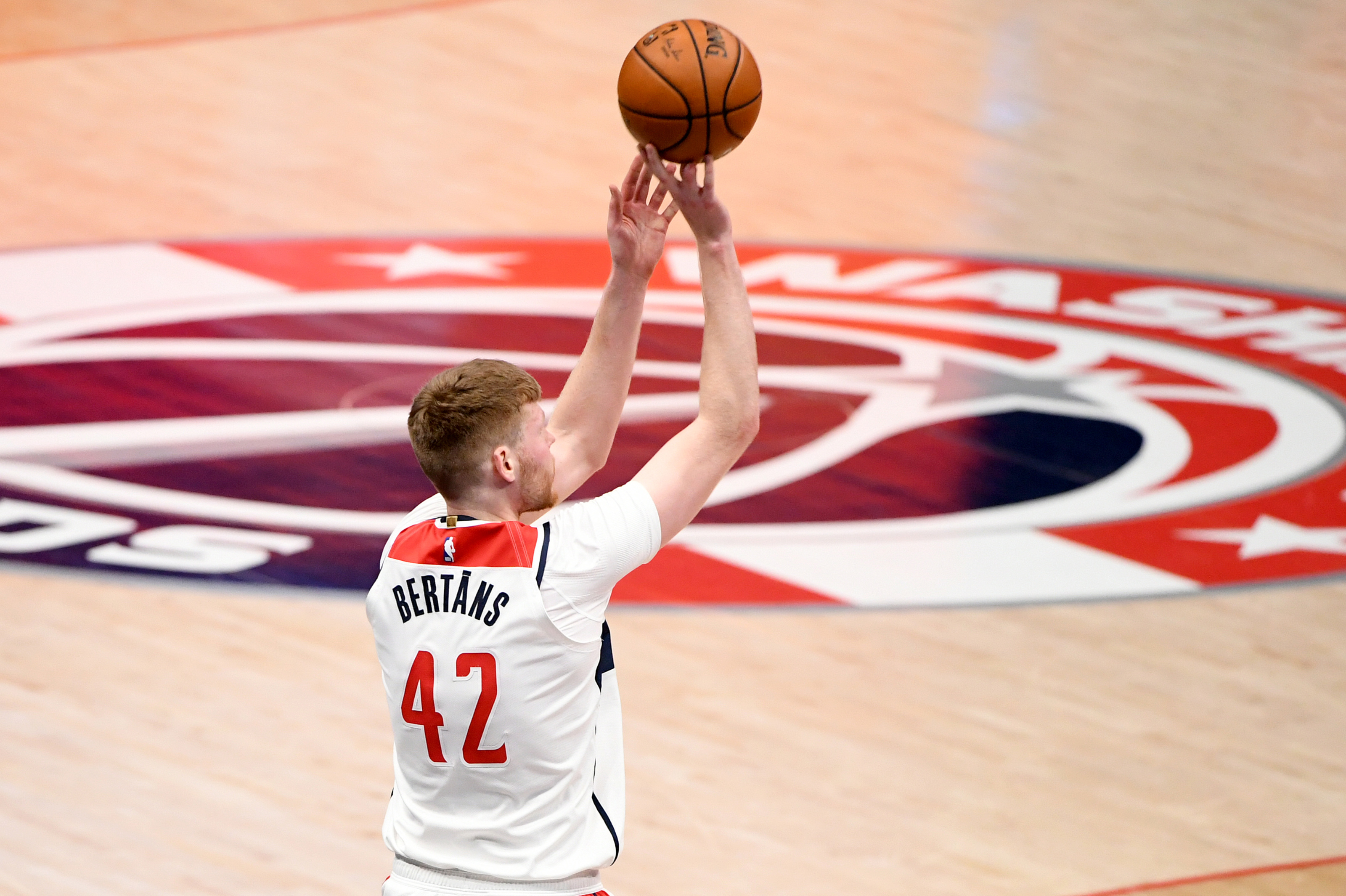 Davis Bertans' hot shooting streak brings sigh of relief for Wizards -  Washington Times