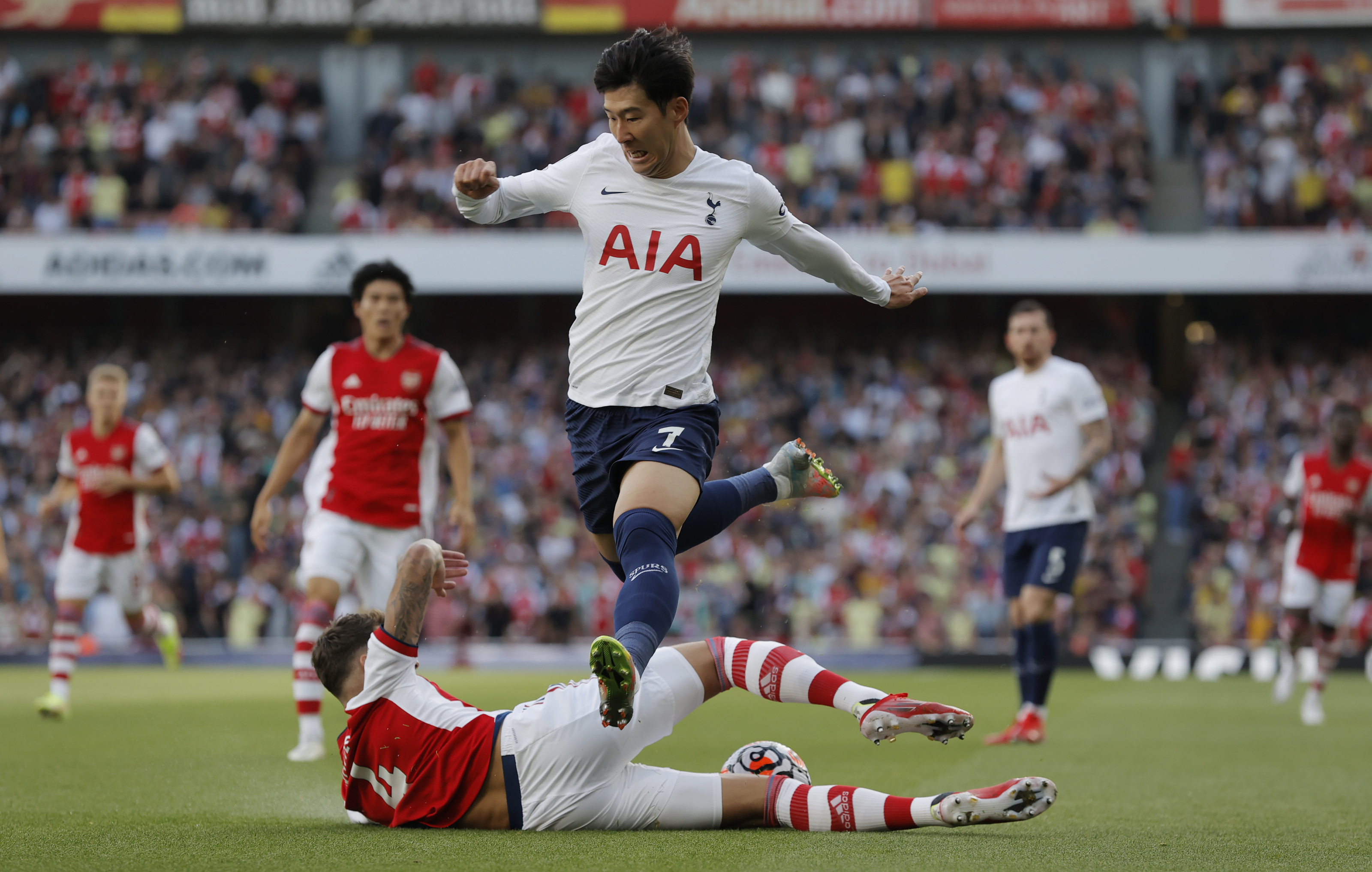 Arsenal predicted lineup vs Tottenham: Ben White in 3-4-3?